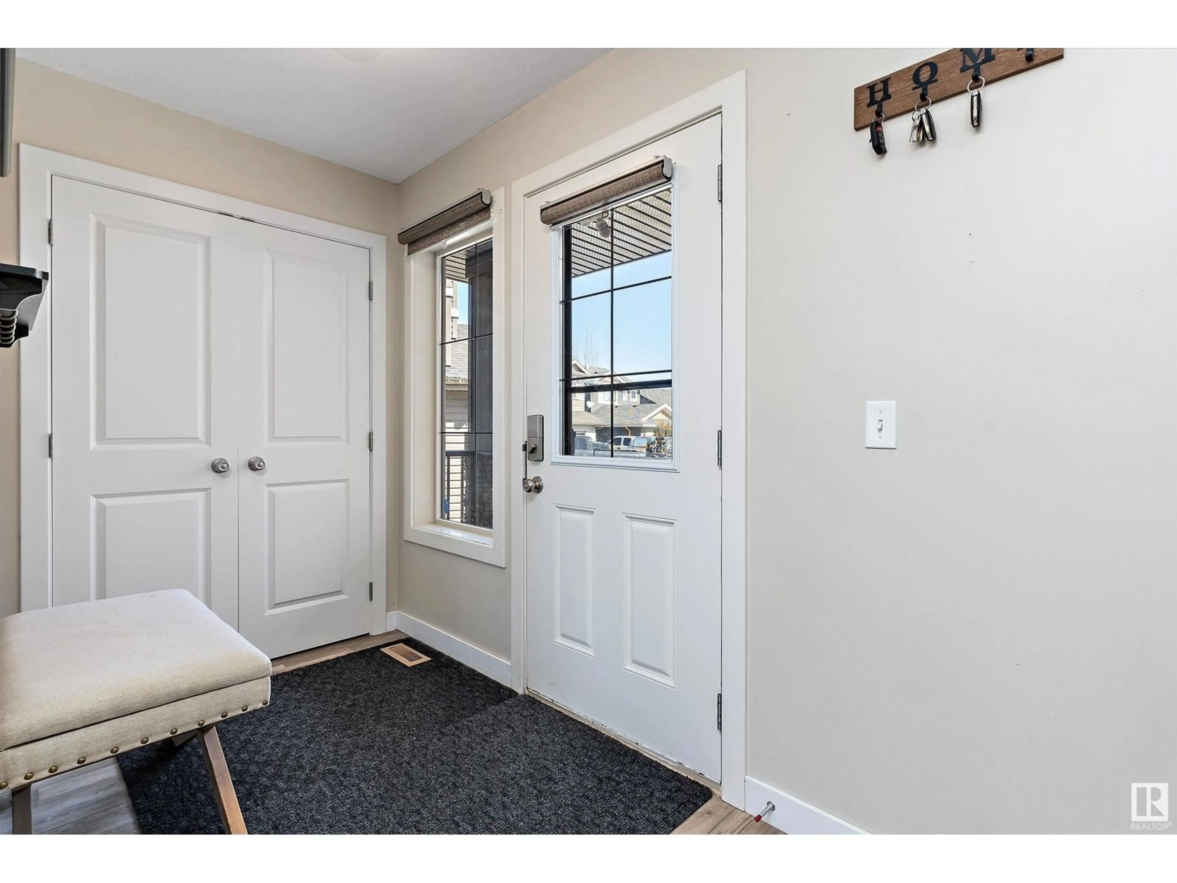 Indoor entryway for 12 SOUTHBRIDGE DR, Calmar Alberta T0C0V0