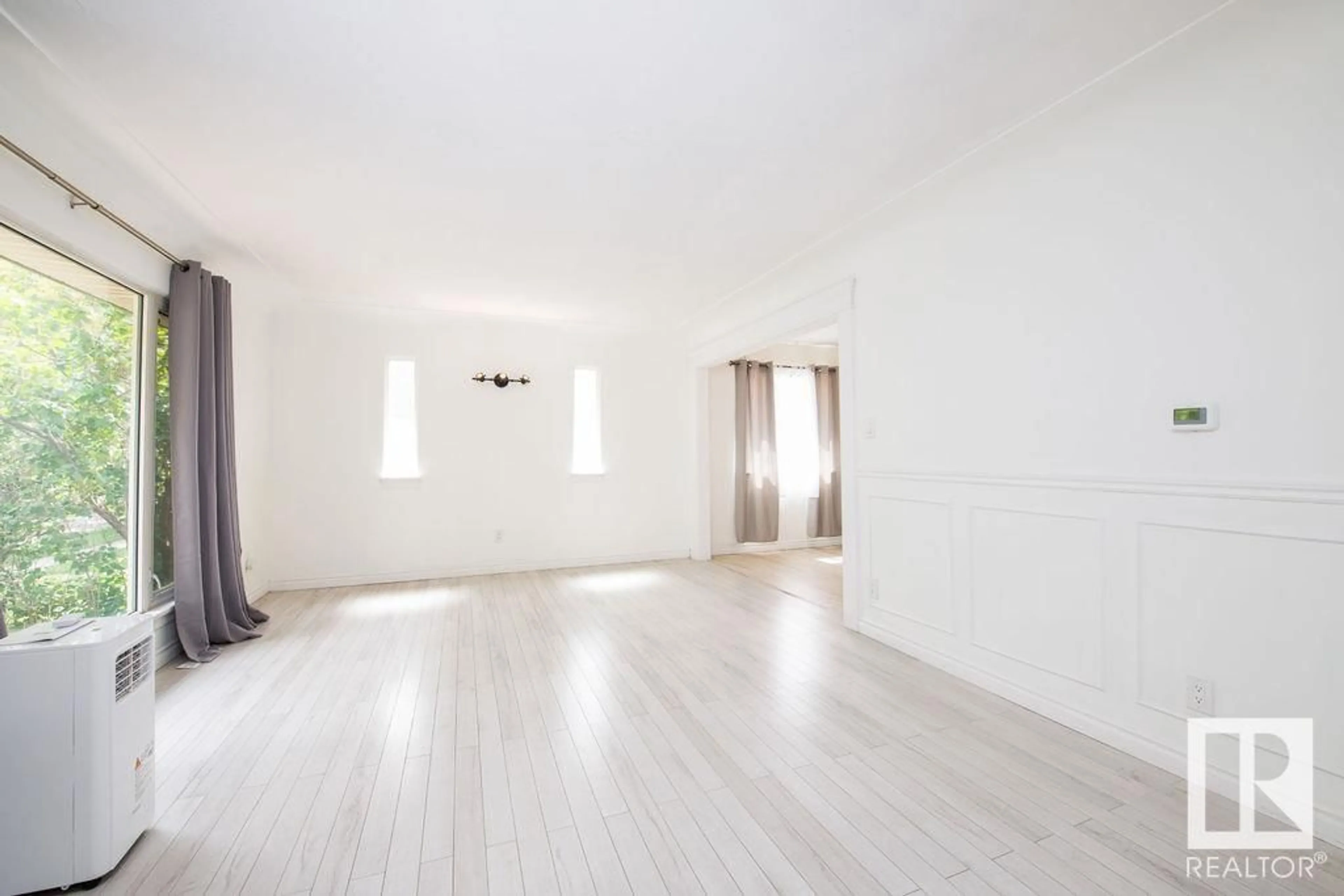 A pic of a room for 12428 90 ST NW, Edmonton Alberta T5B3Z8
