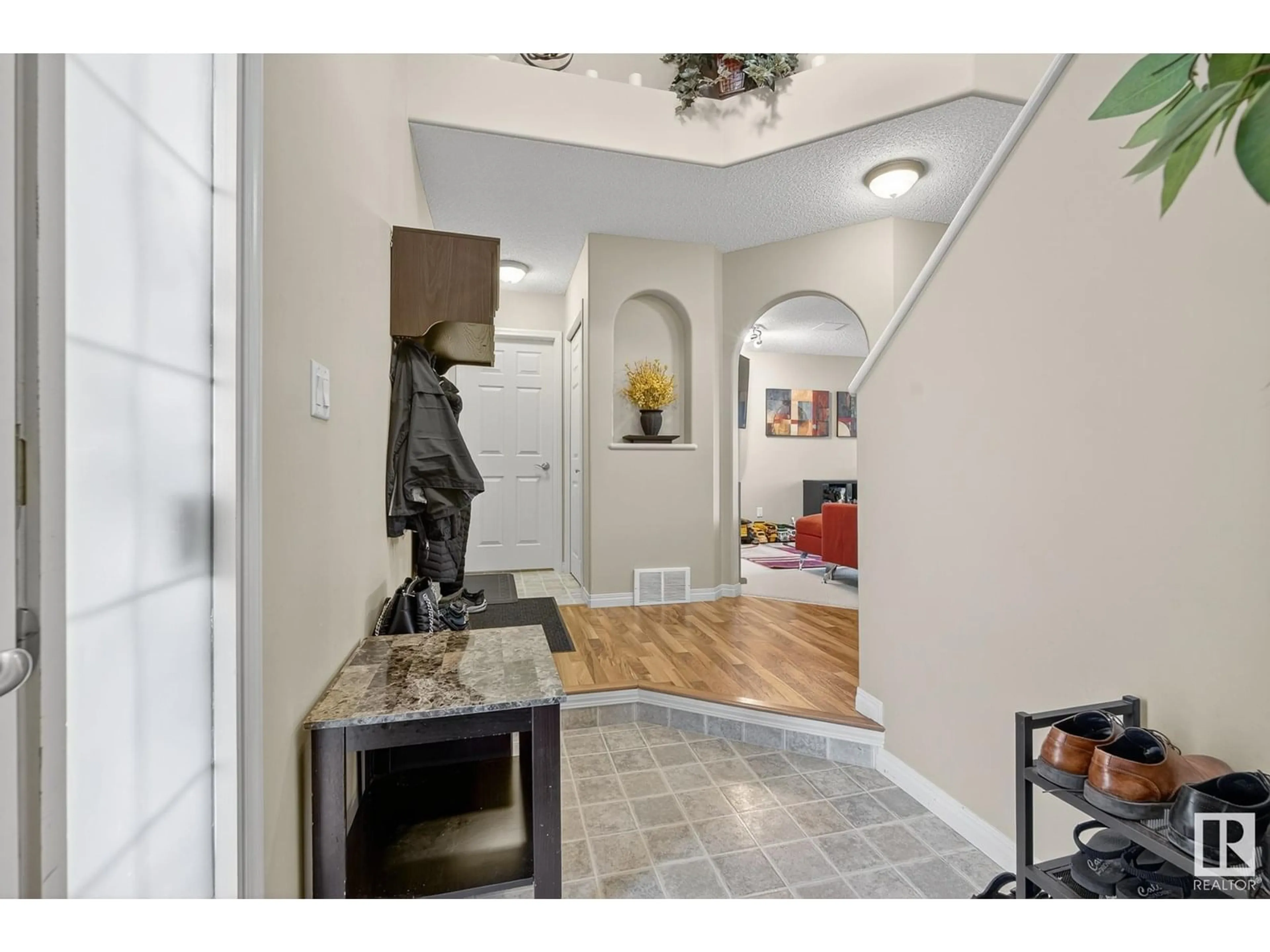 Indoor entryway for 3725 137A AV, Edmonton Alberta T5Y3G7
