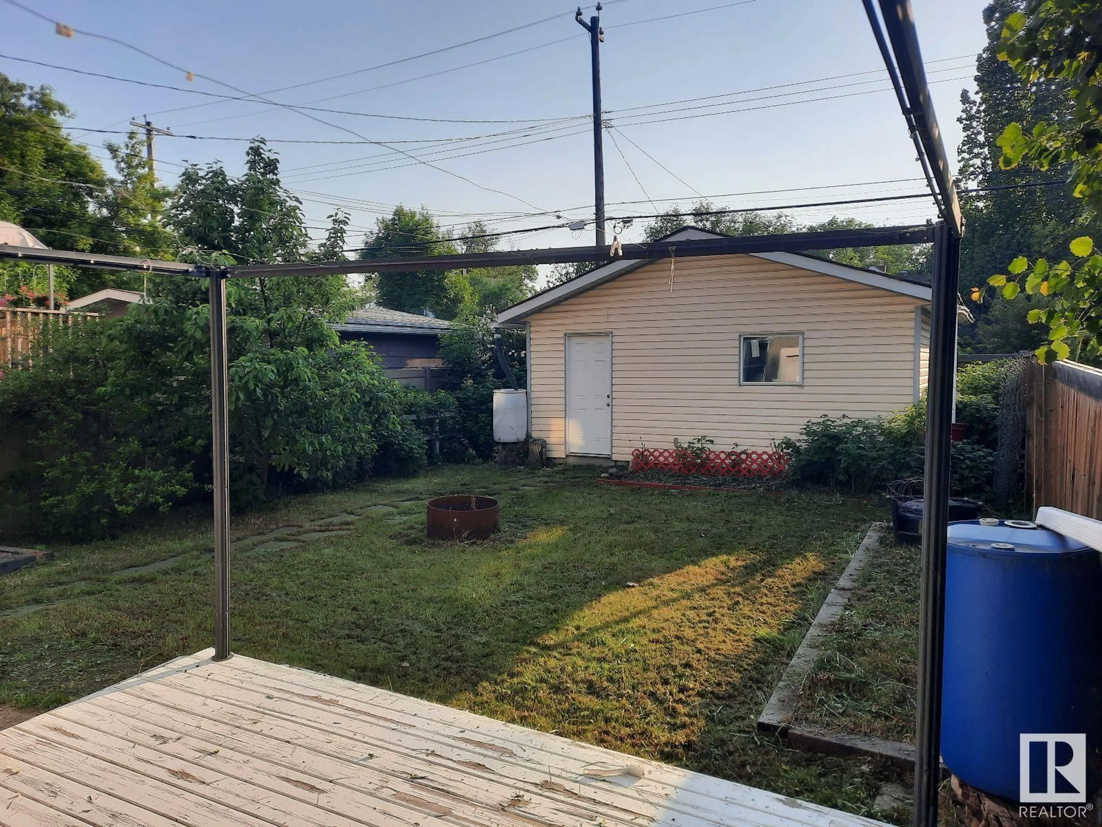 Unknown for NW - 11242 95A ST, Edmonton Alberta T5G1N8