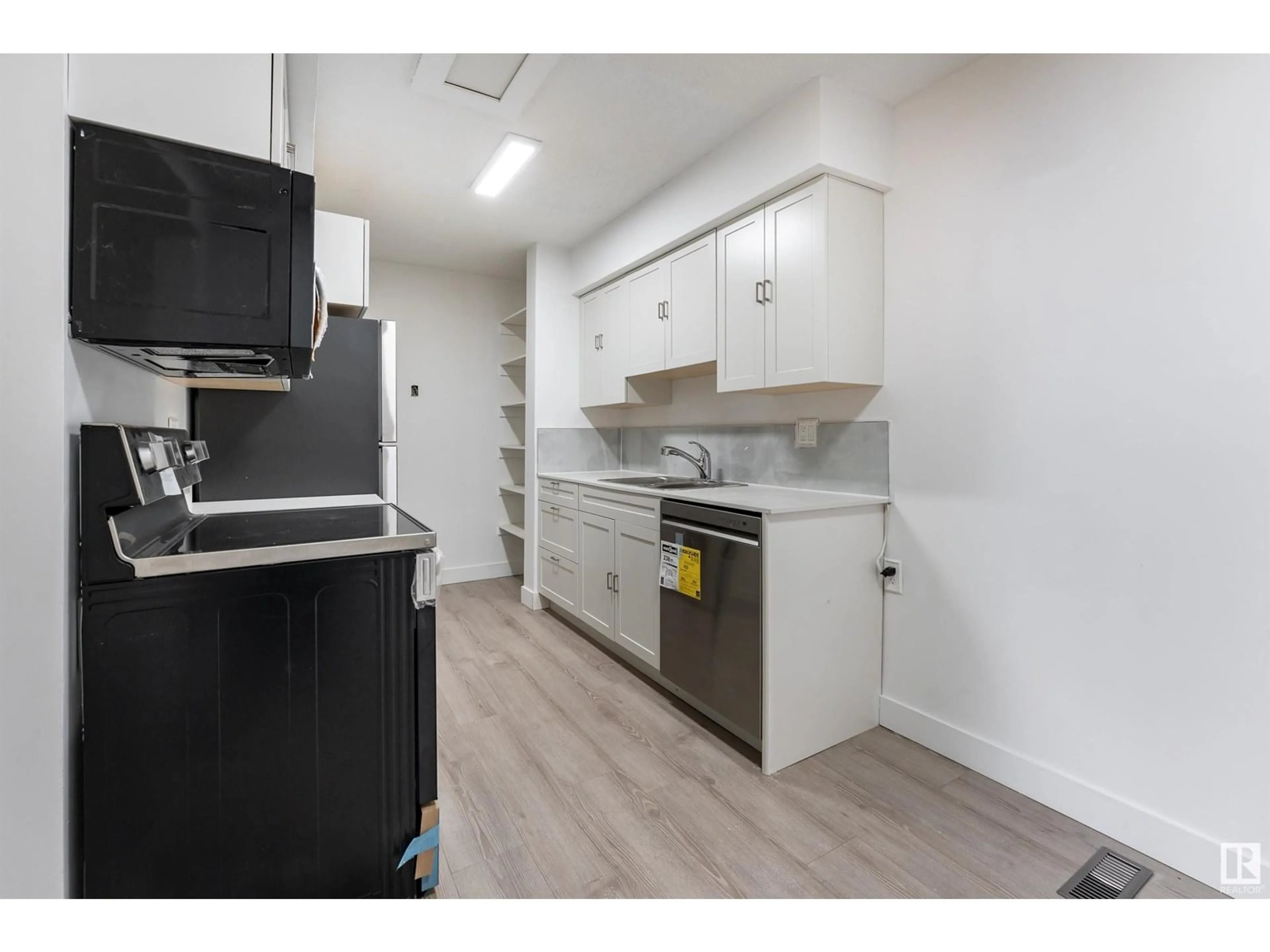 Standard kitchen, wood/laminate floor for #8 - 14230 80 ST, Edmonton Alberta T5C1L6
