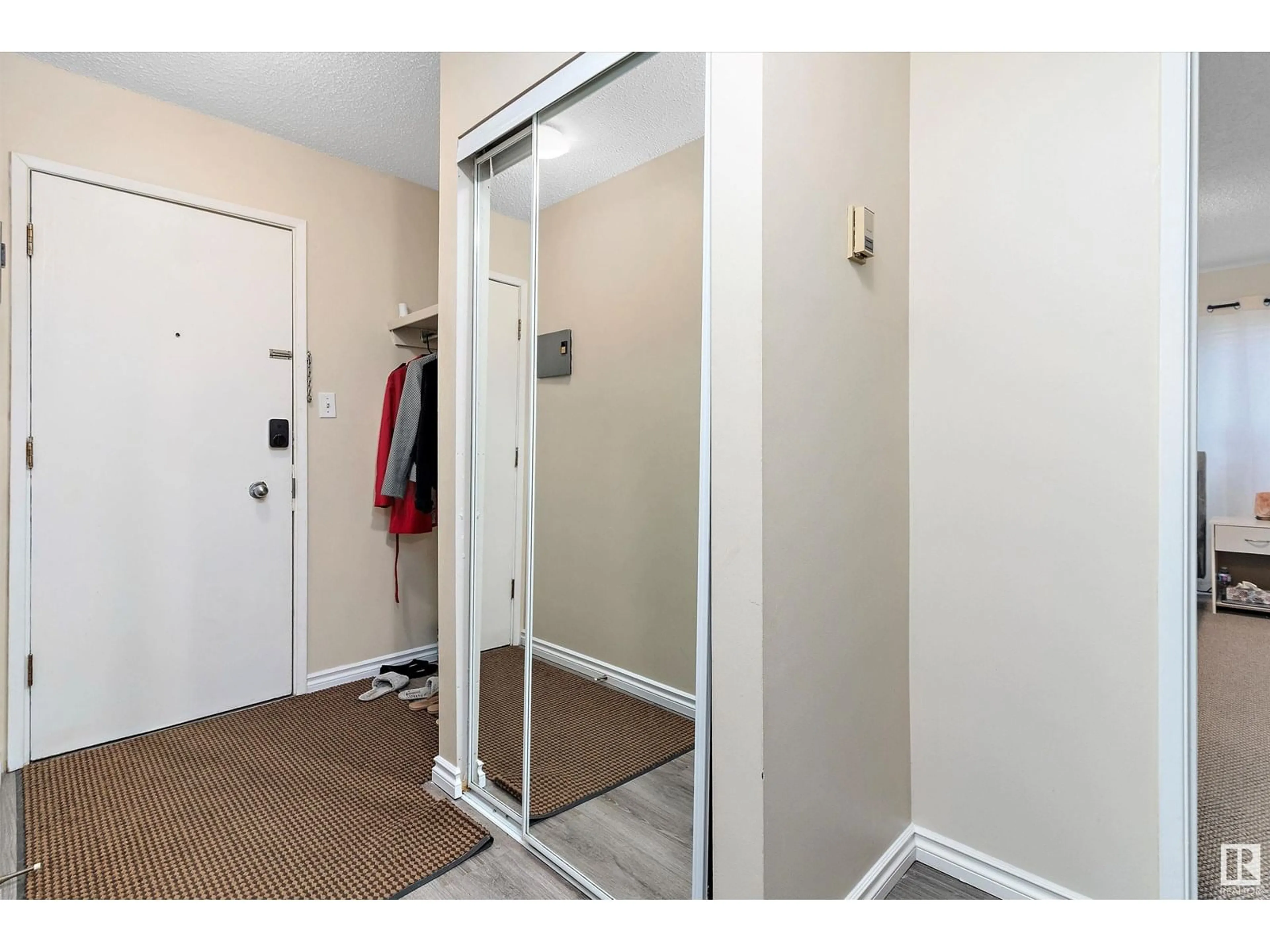 Indoor entryway for #206 - 10330 113 ST, Edmonton Alberta T5K1P6