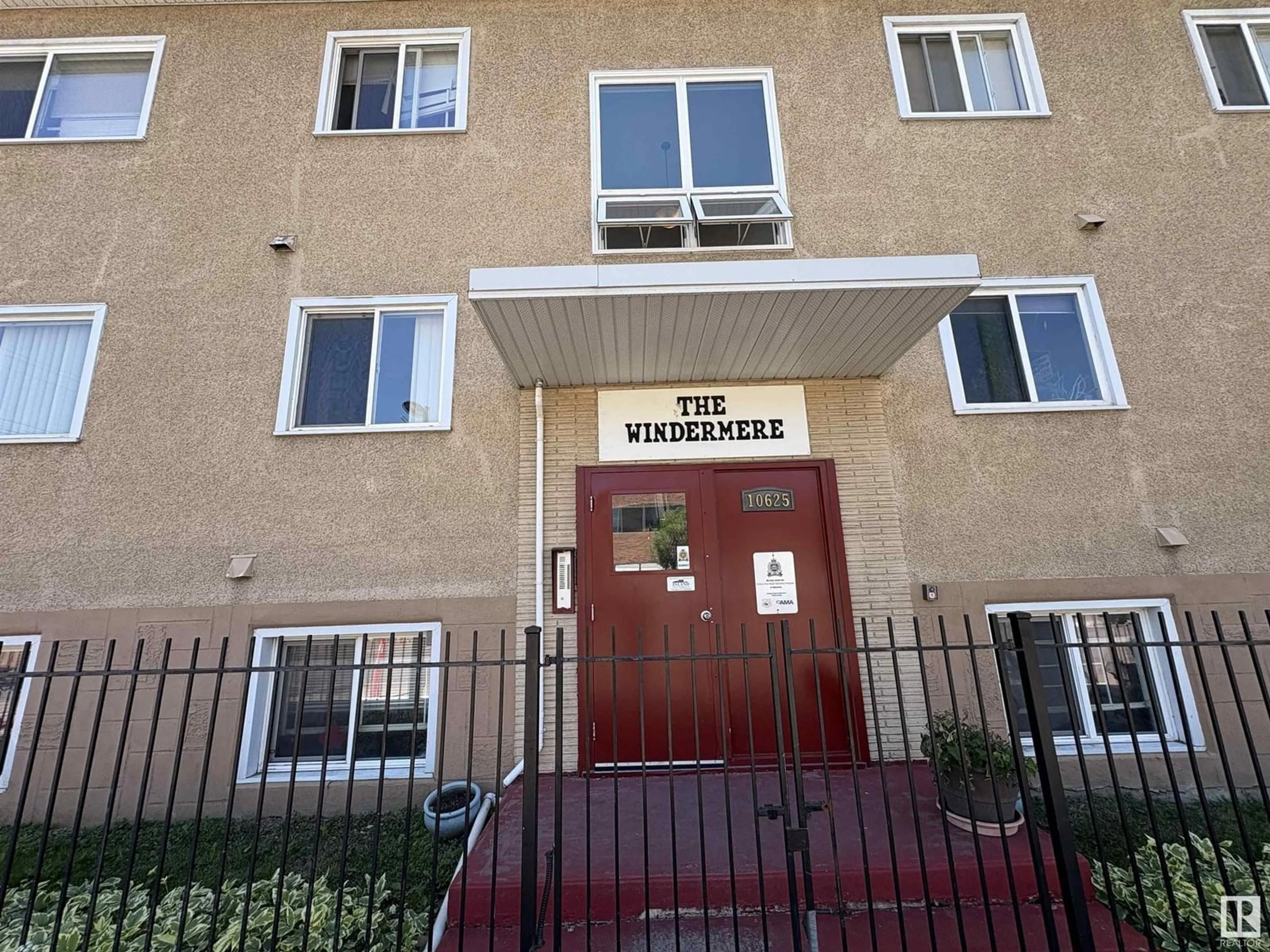 Unknown for #6 - 10625 107 AV, Edmonton Alberta T5H0W5