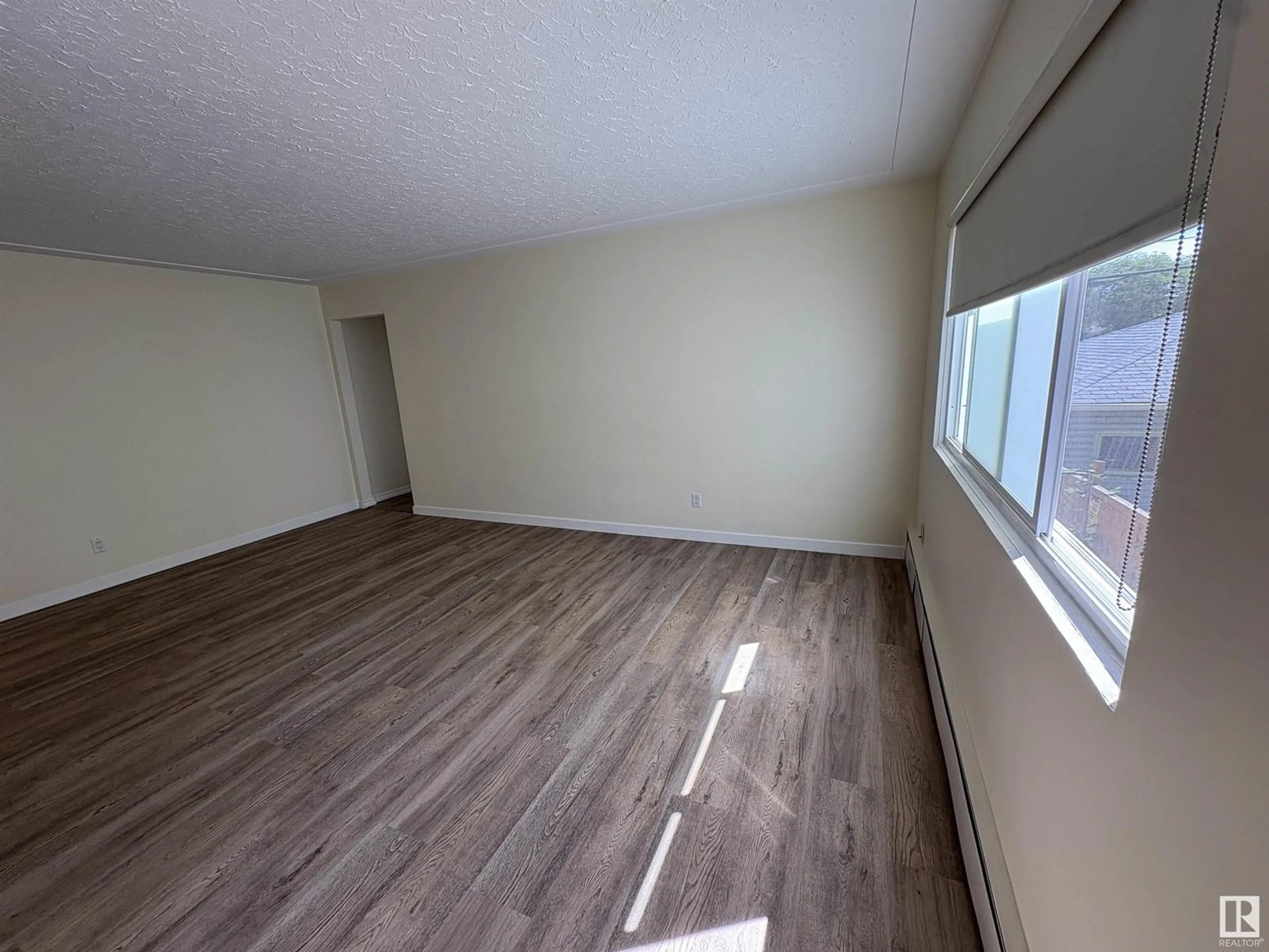 A pic of a room for #6 - 10625 107 AV, Edmonton Alberta T5H0W5