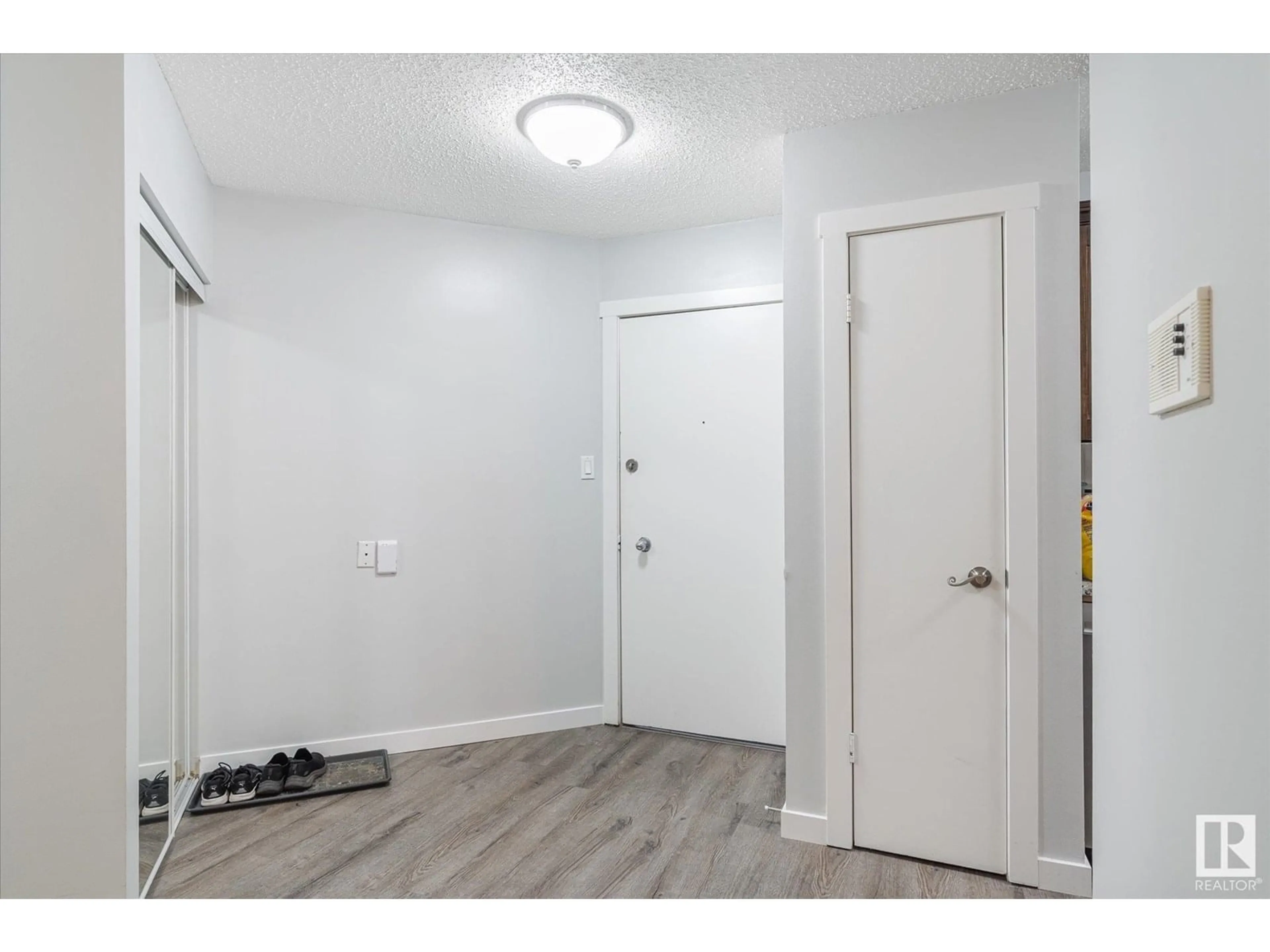 Indoor entryway for #109 - 109 STURGEON RD, St. Albert Alberta T8N0E8