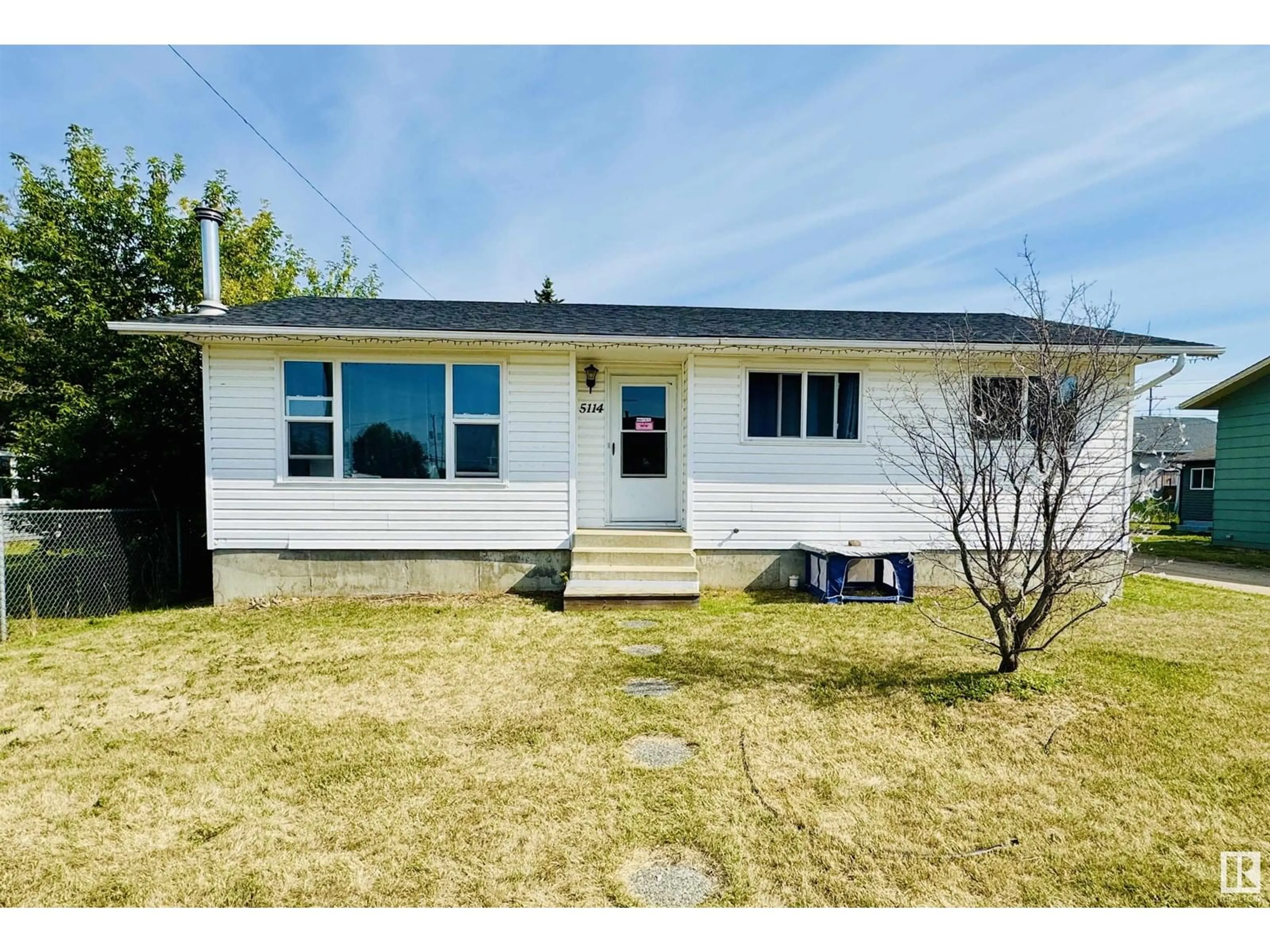 Home with vinyl exterior material, street for 5114 52 AV, St. Paul Town Alberta T0A3A1