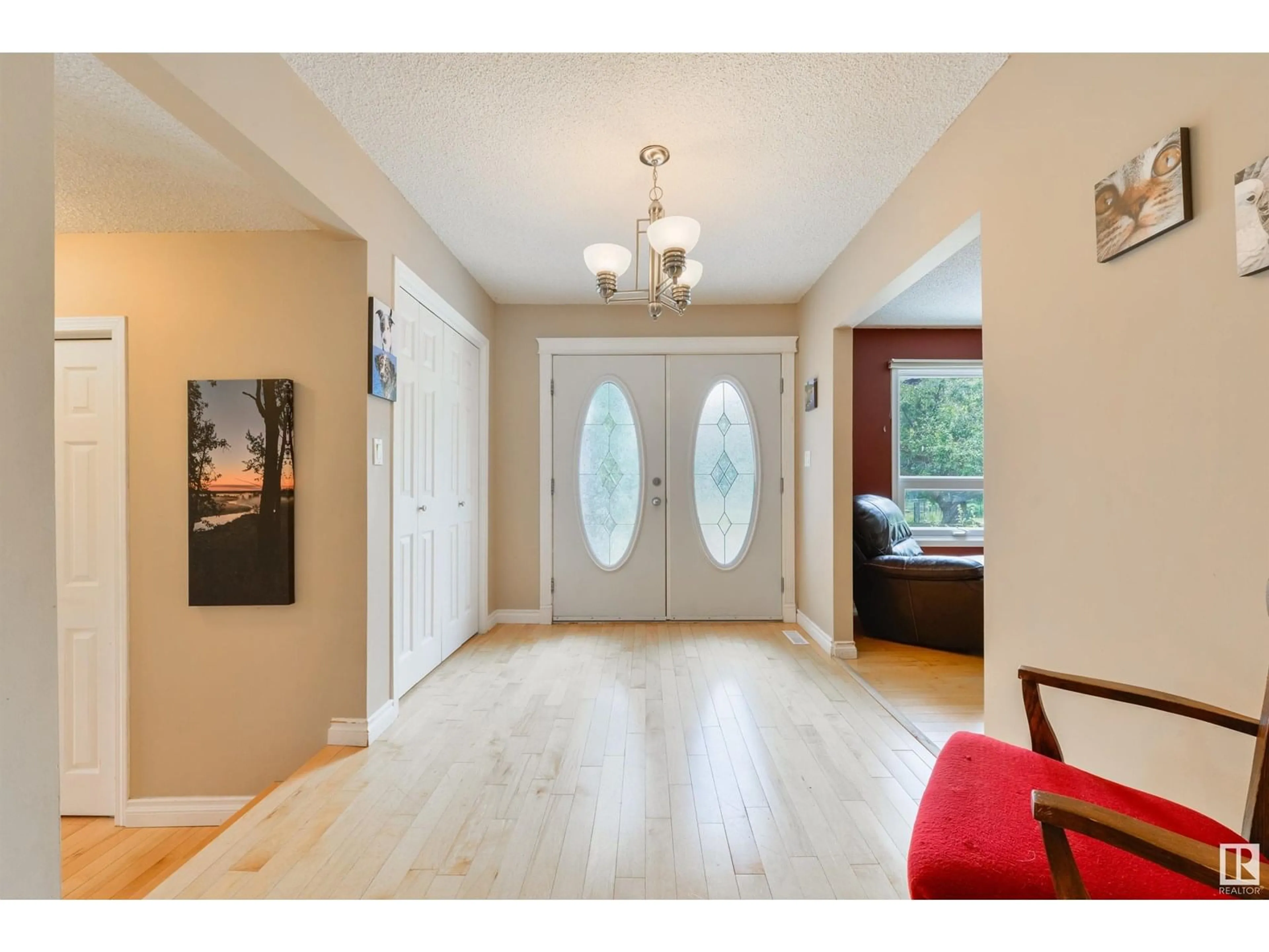 Indoor entryway for 1128 TWP ROAD 544, Rural Lac Ste. Anne County Alberta T0E1V0