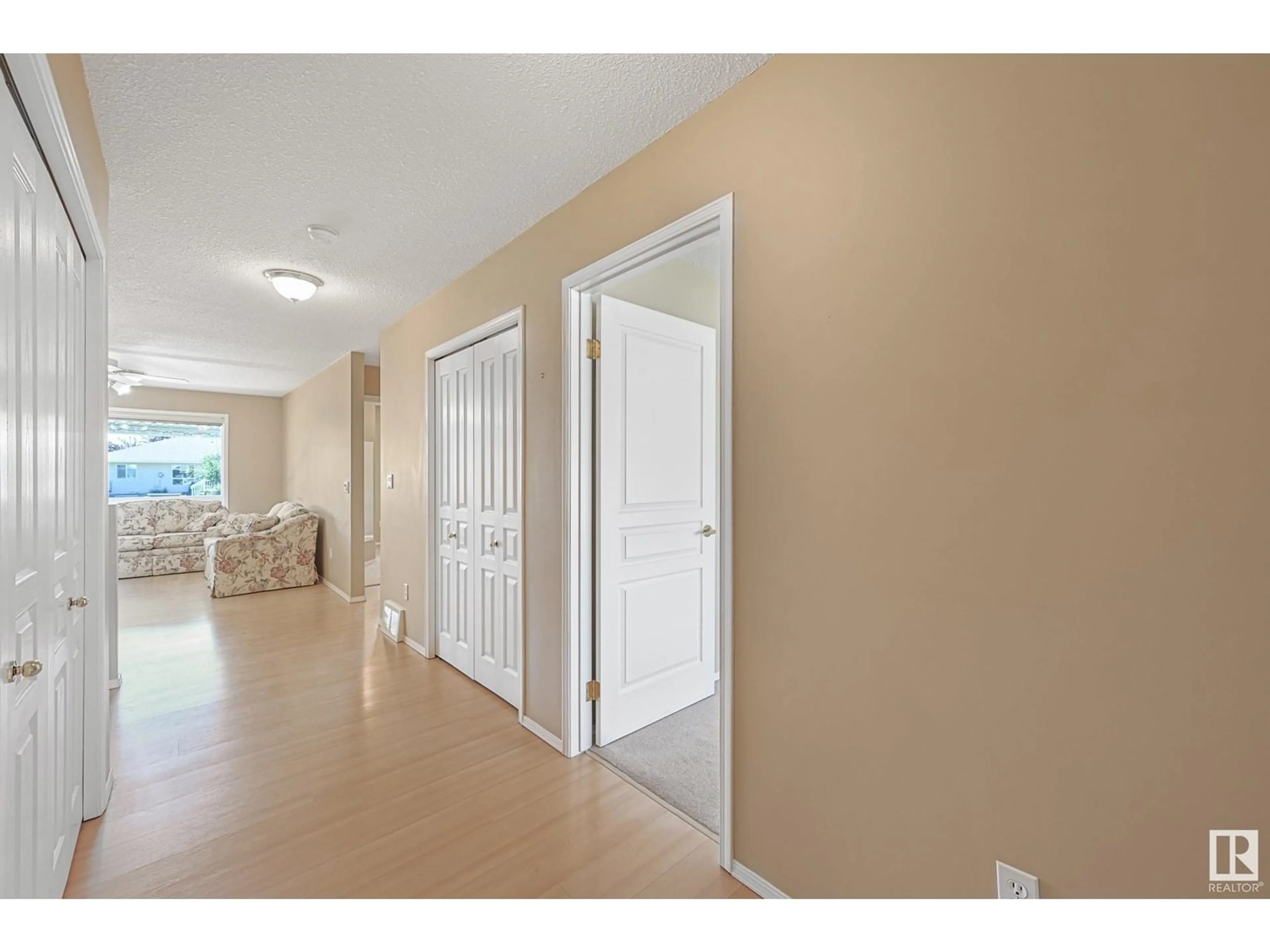 Indoor entryway for 13320 - 97 124 ST, Edmonton Alberta T5L5B7