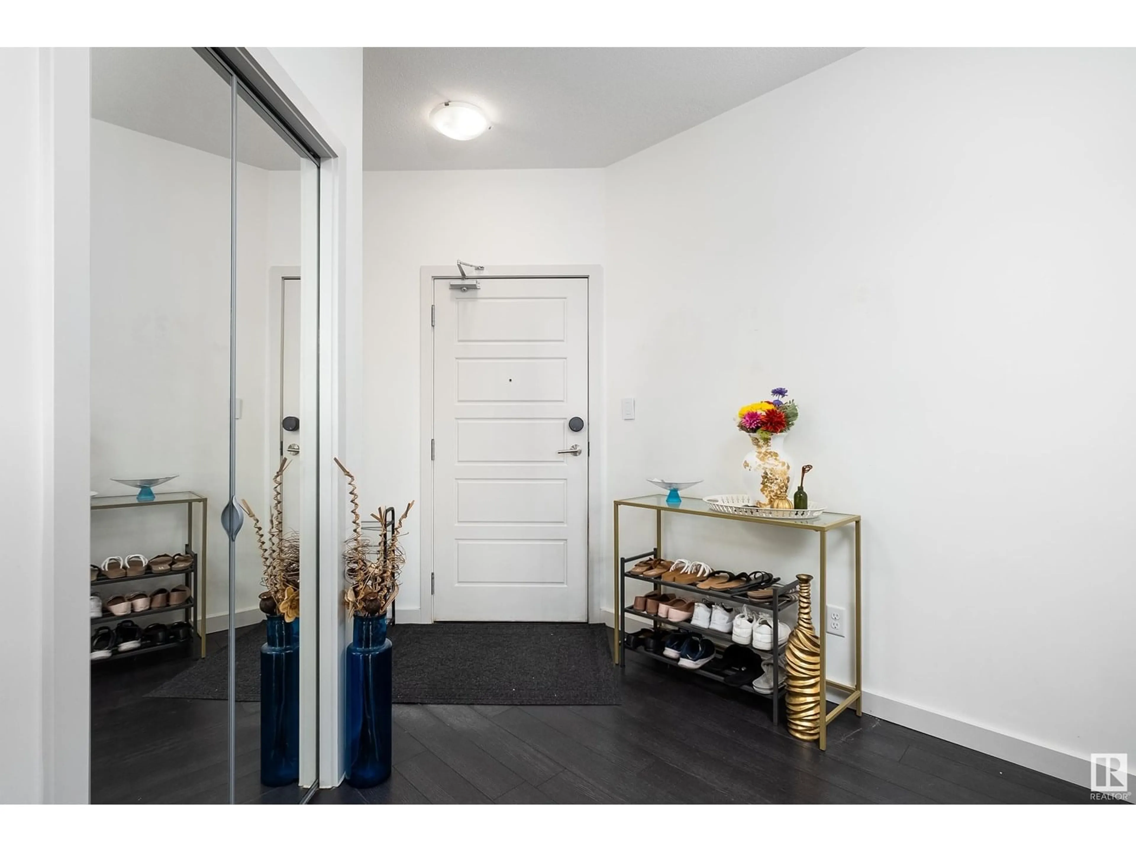 Indoor entryway for 308 - 438 AMBLESIDE LI, Edmonton Alberta T6W0V3