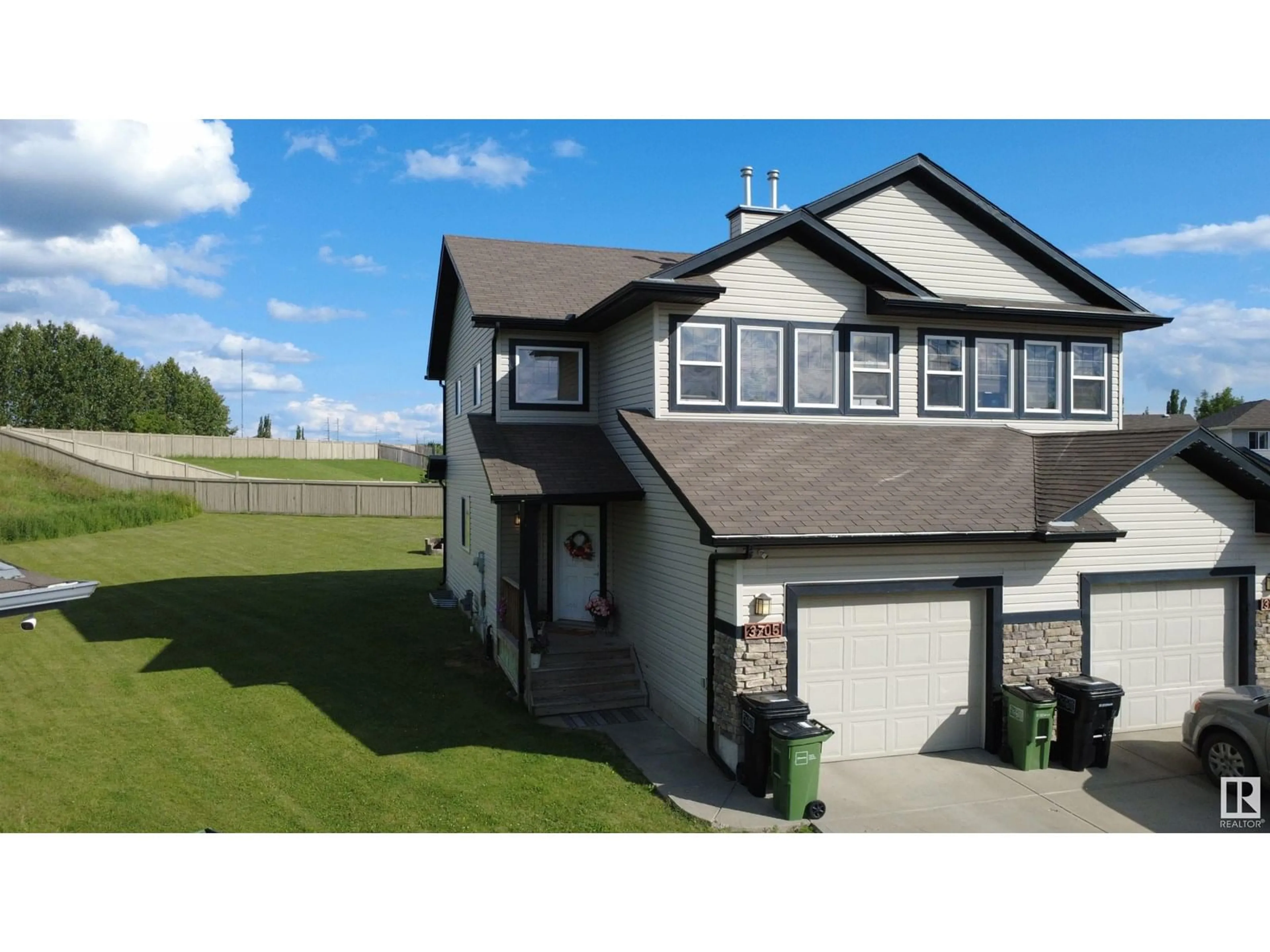 Home with vinyl exterior material, unknown for 3705 11 ST, Edmonton Alberta T6T0E8