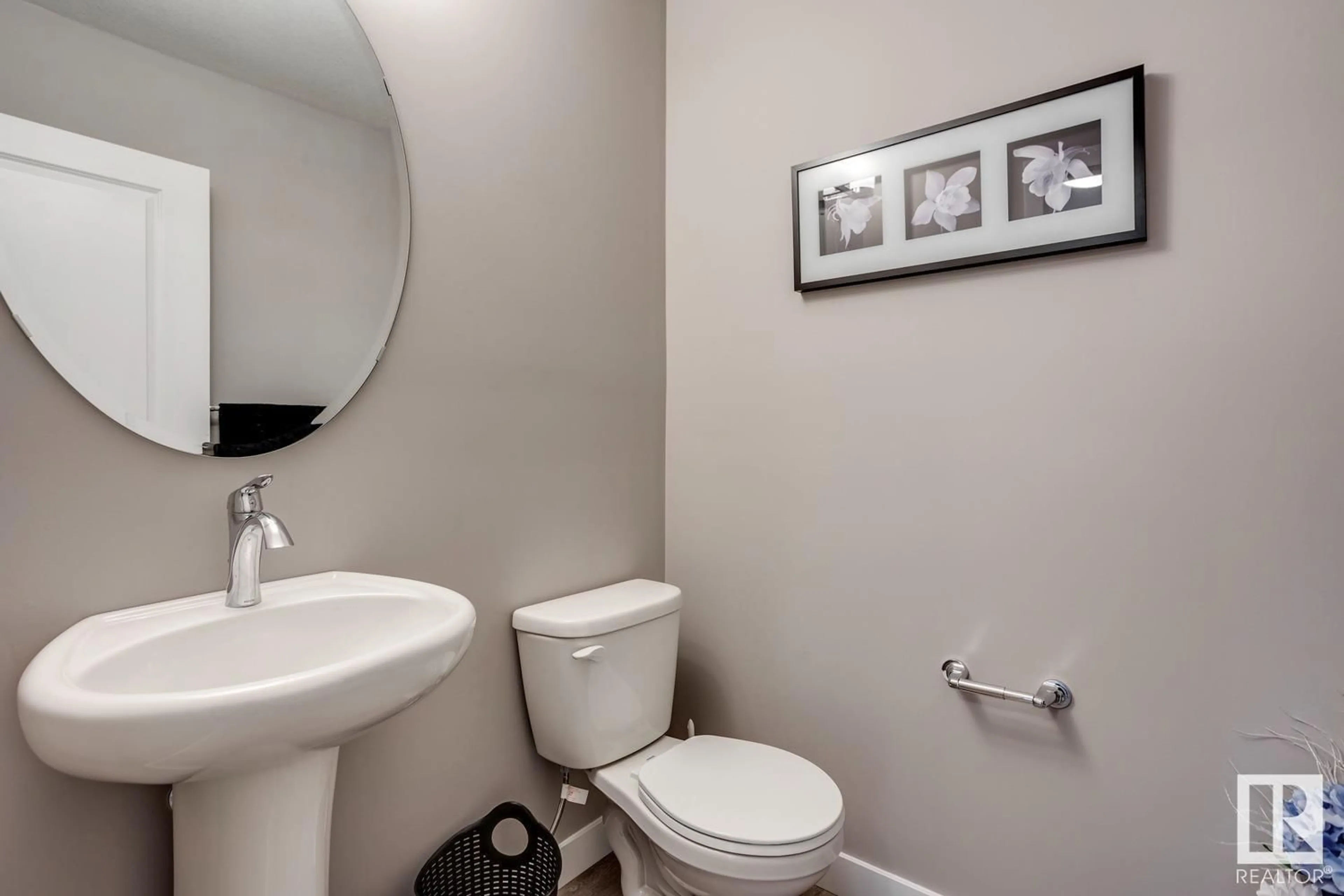Standard bathroom, unknown for 53 13139 205 ST NW, Edmonton Alberta T5S0N1