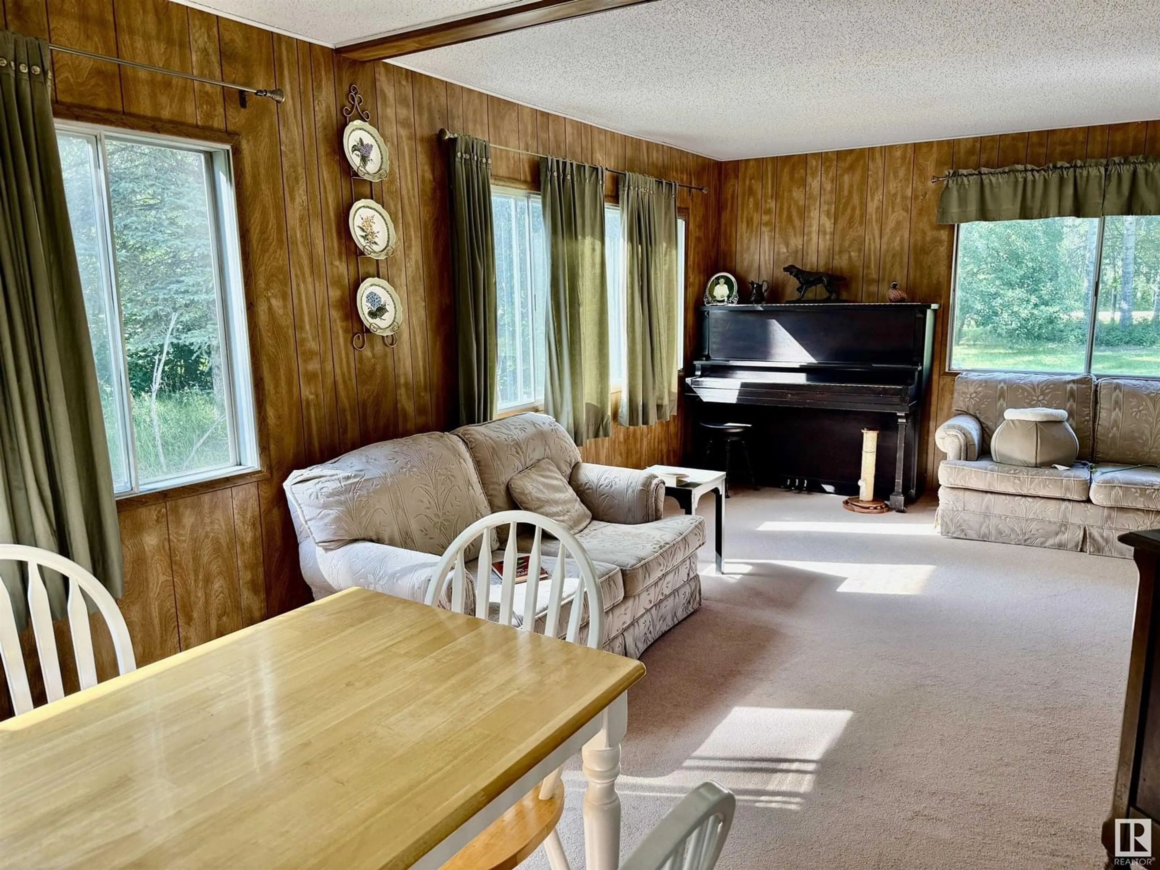 Living room with furniture, unknown for 6 - 53301 RGE ROAD 32, Rural Parkland County Alberta T7Y0E3
