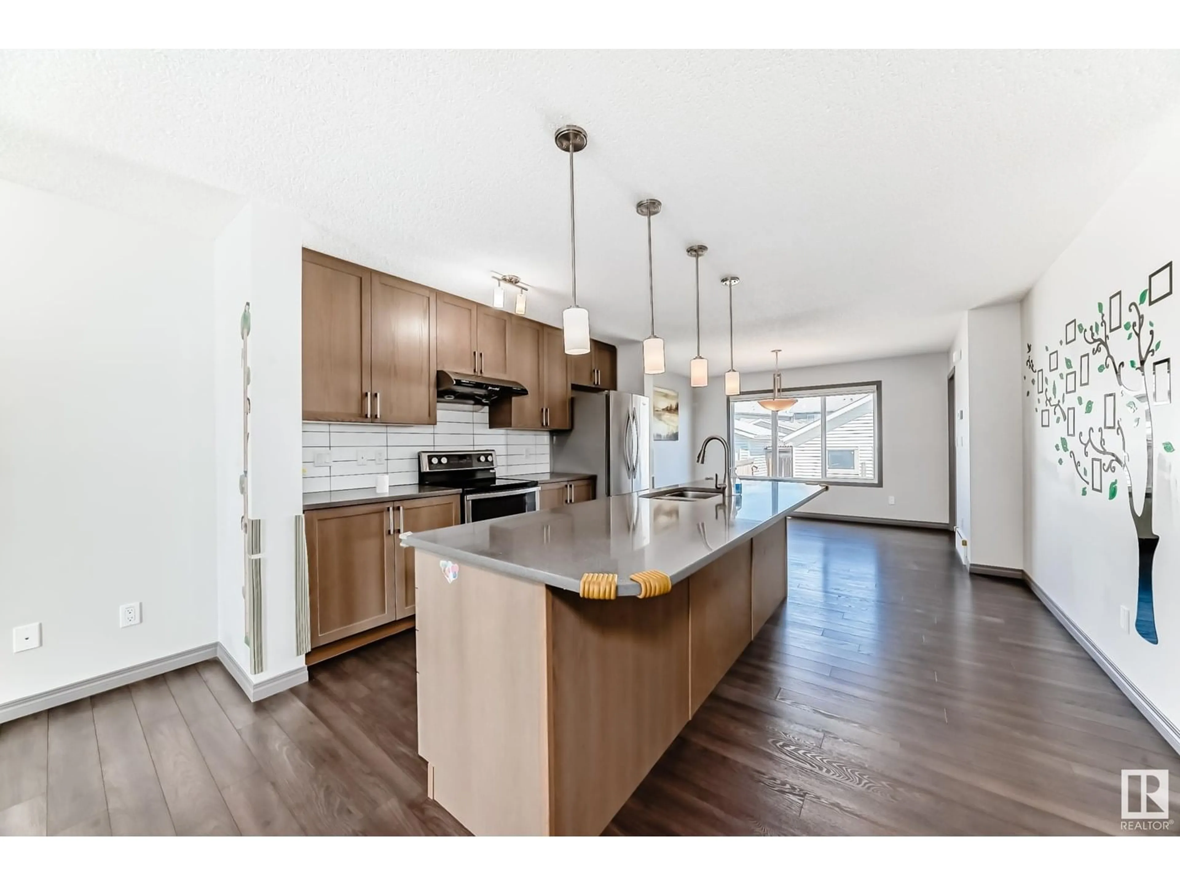 Open concept kitchen, unknown for 7965 ERASMUS CR, Edmonton Alberta T6M0S2