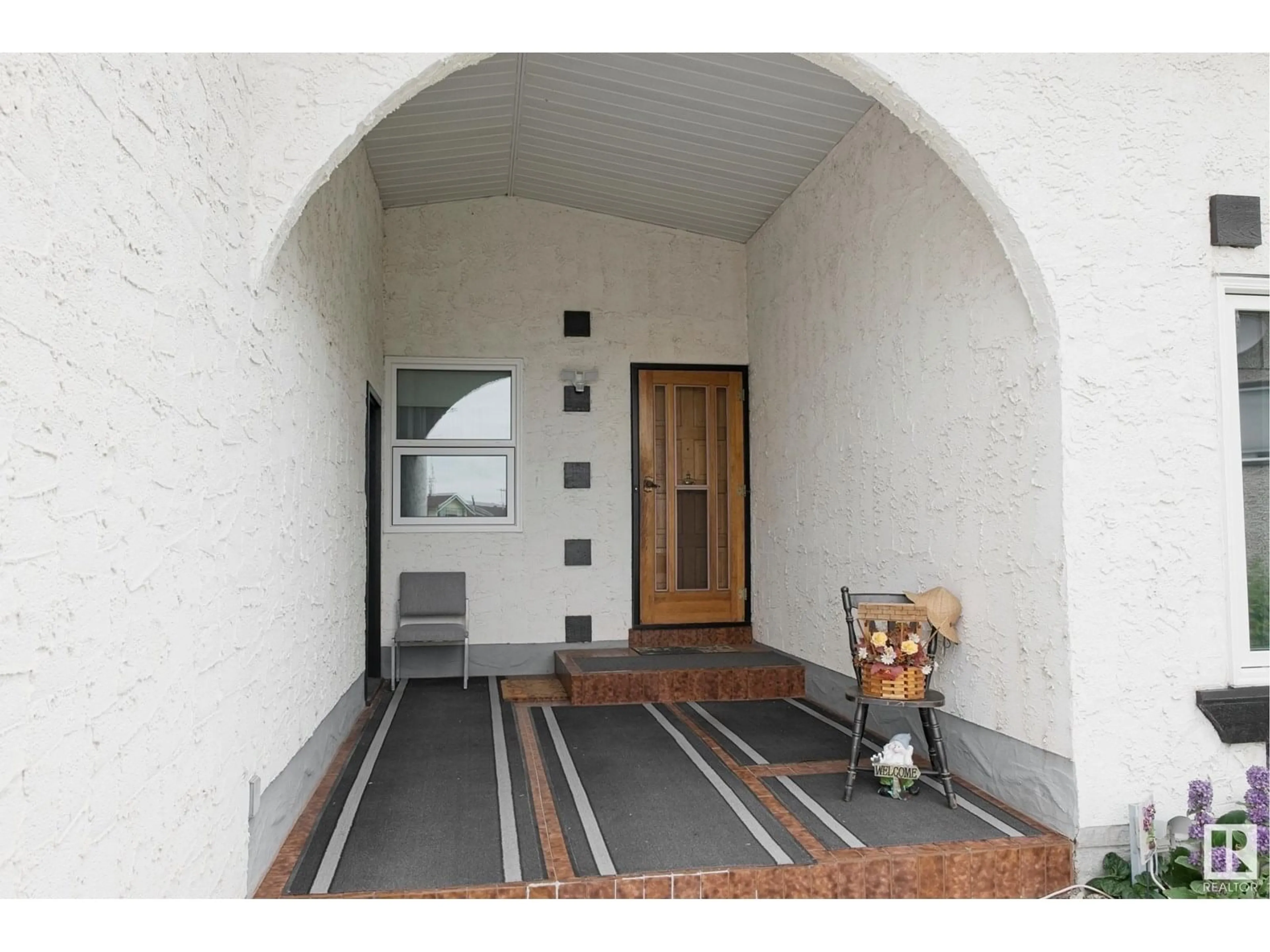 Indoor foyer for 4902 43A ST, Barrhead Alberta T7N1J5