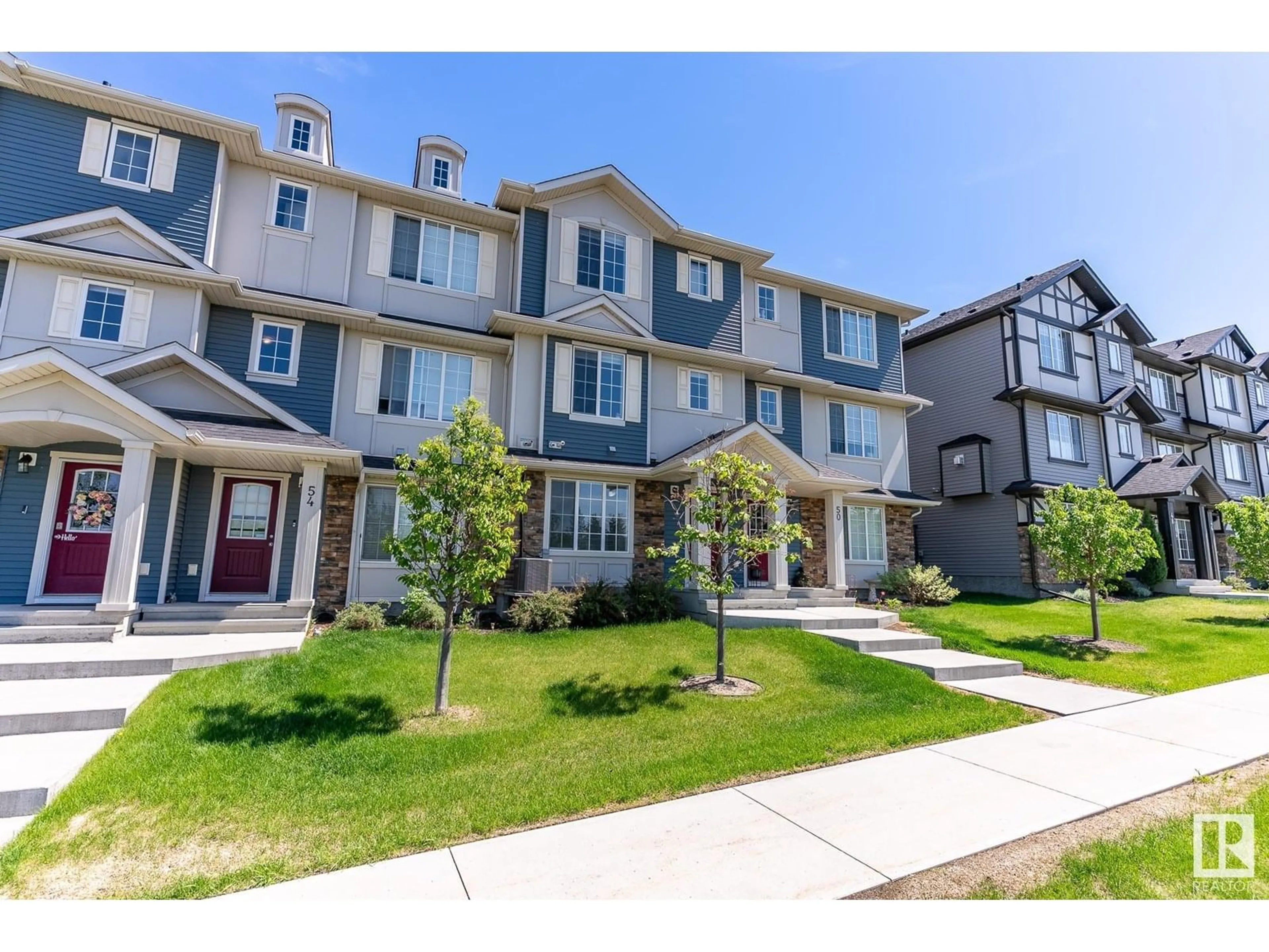 A pic from outside/outdoor area/front of a property/back of a property/a pic from drone, street for 52 AUGUSTINE CR, Sherwood Park Alberta T8H0Z8