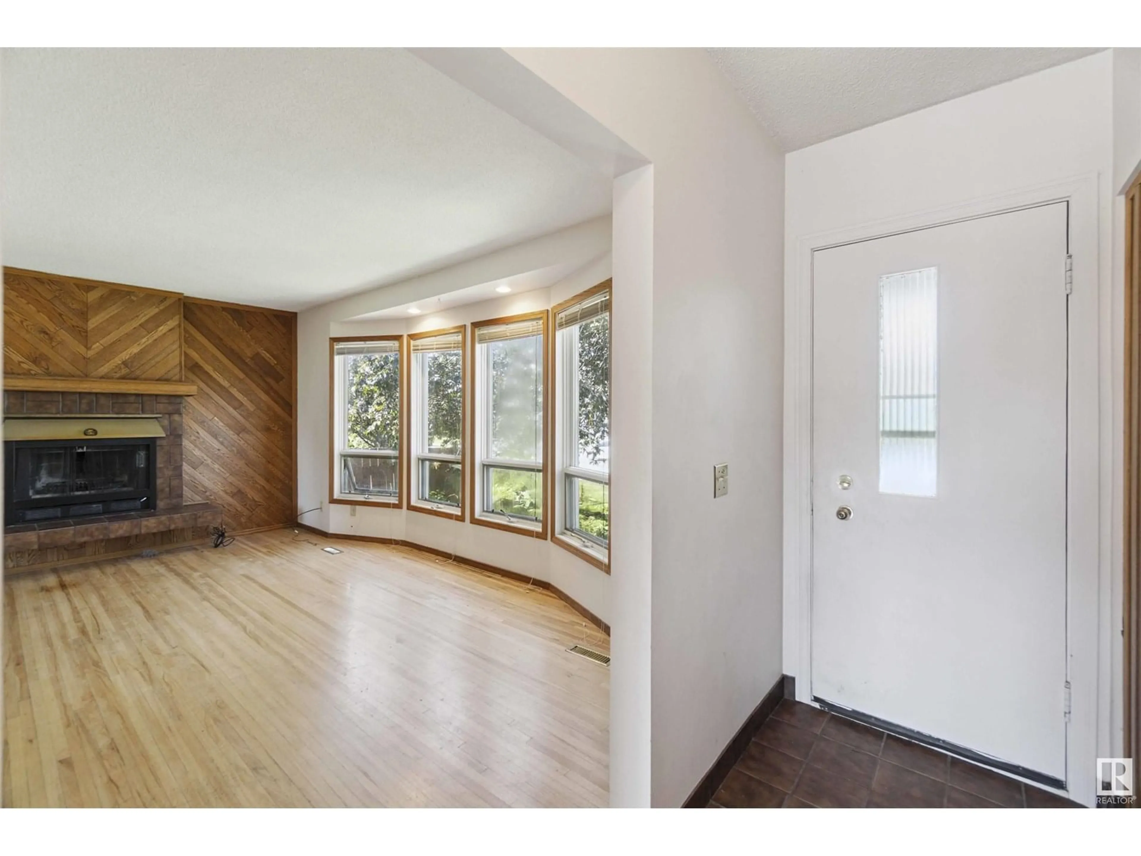 Indoor entryway for NW - 10951 118 ST, Edmonton Alberta T5H3P1