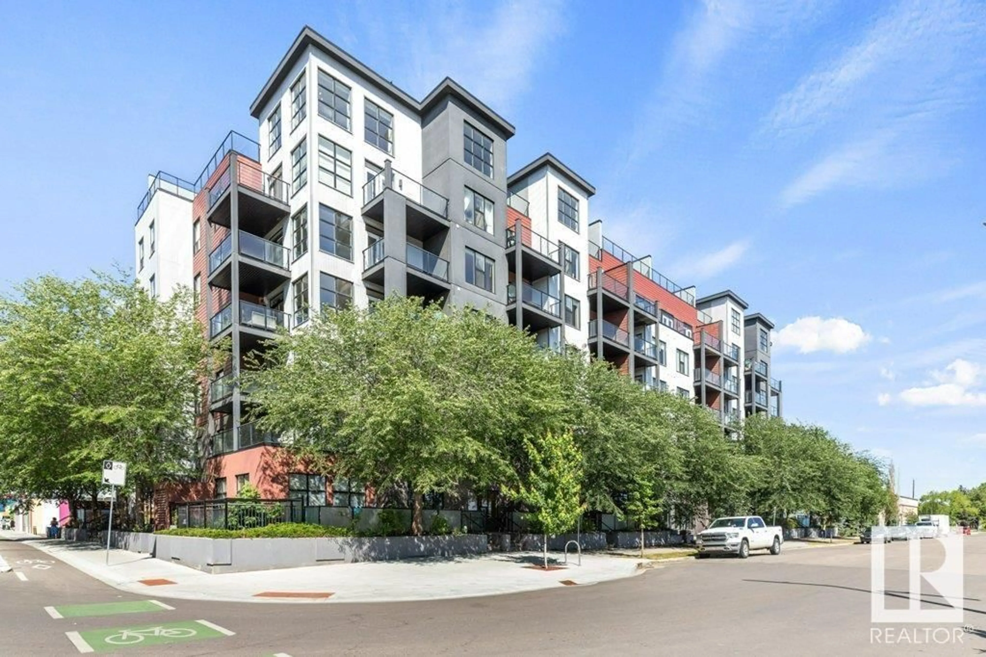 Patio, unknown for #415 - 10518 113 ST, Edmonton Alberta T5H0C6