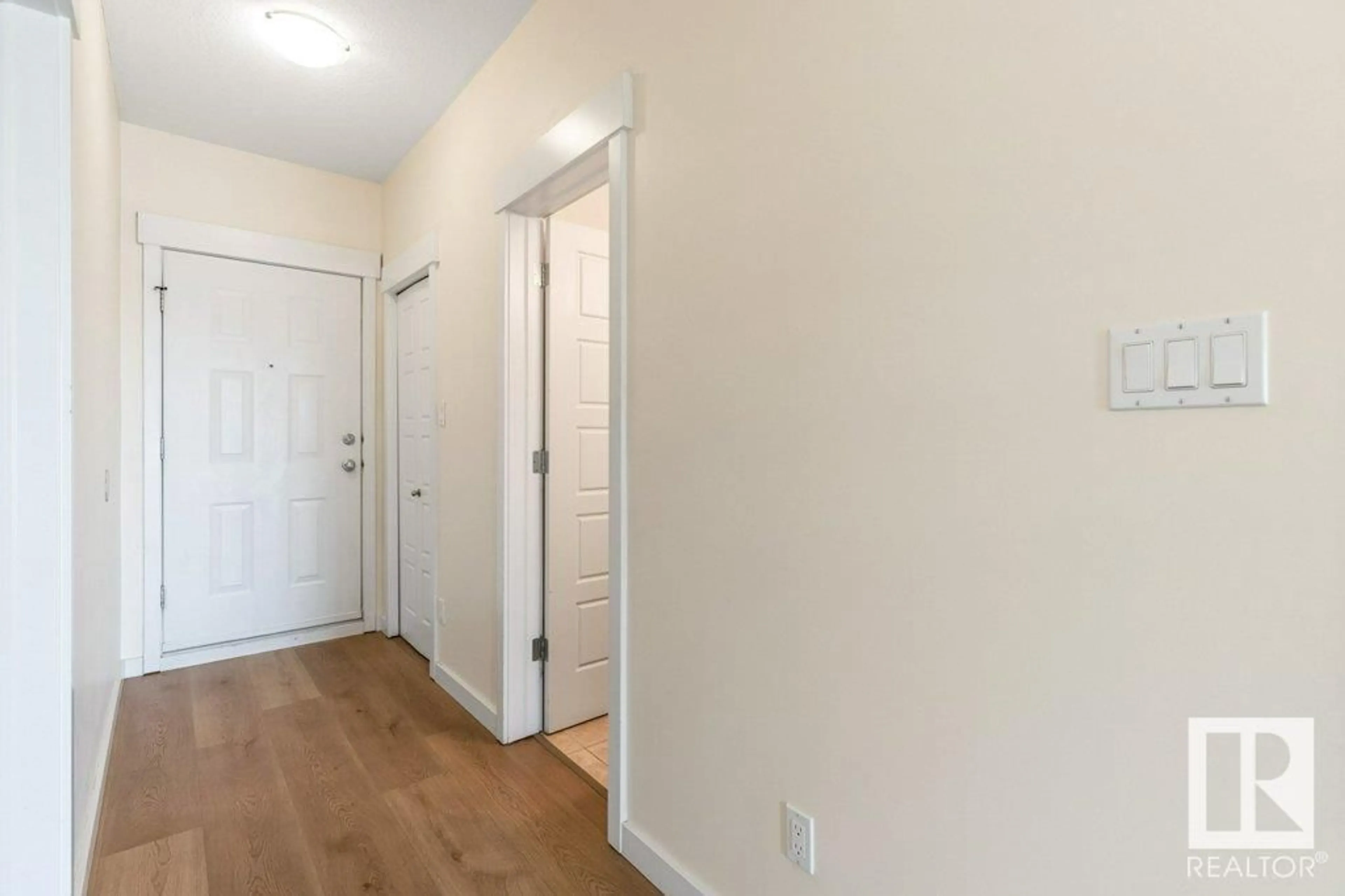 A pic of a room for #415 - 10518 113 ST, Edmonton Alberta T5H0C6