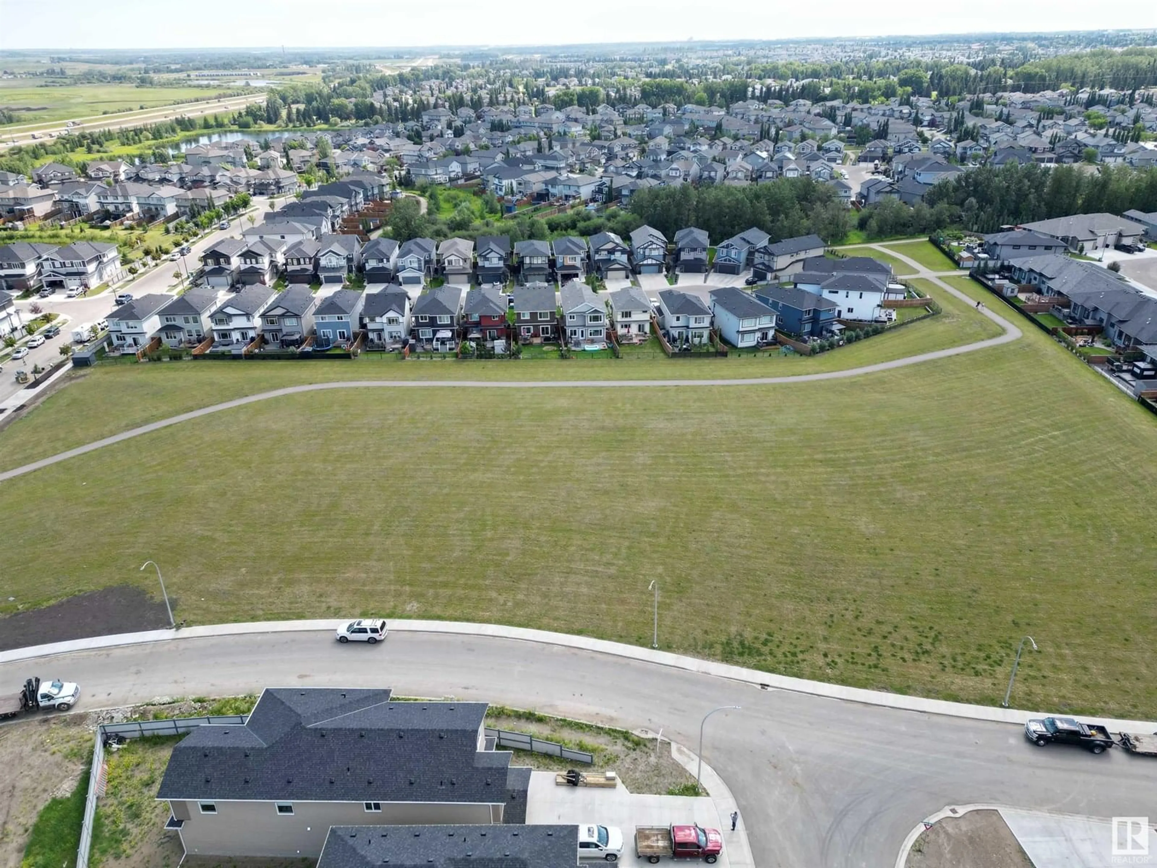 A pic from outside/outdoor area/front of a property/back of a property/a pic from drone, street for 73 ASHBURY CR, Spruce Grove Alberta T7X3C6