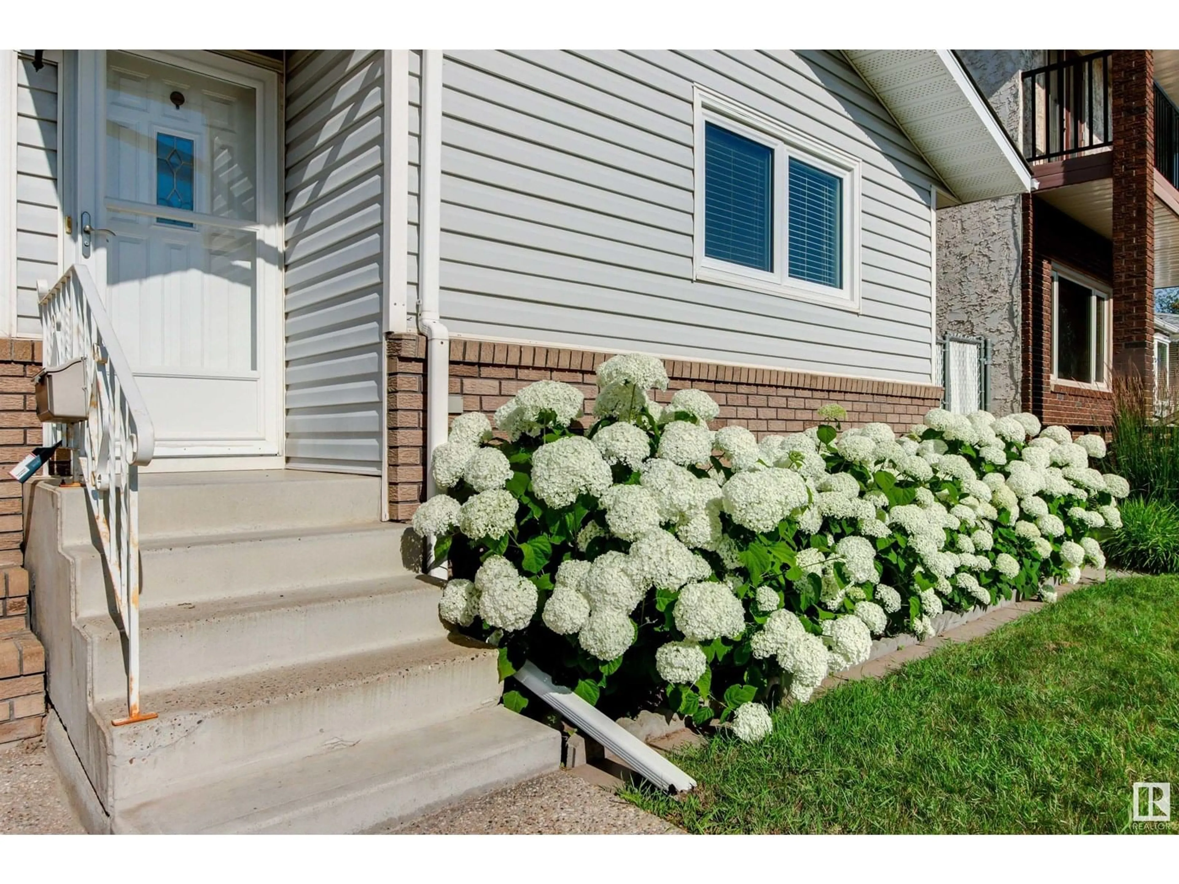 Unknown for NW - 10936 151 ST, Edmonton Alberta T5P1W1