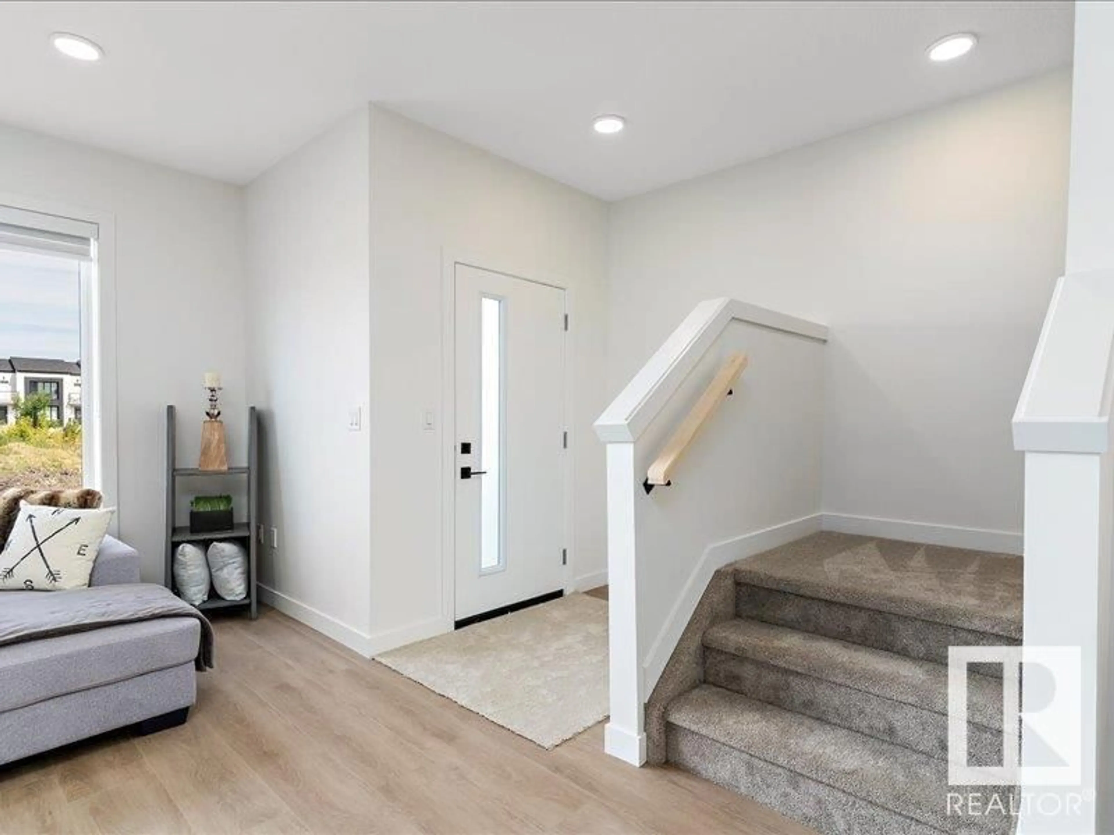 Indoor entryway for 14 - 7066 FANE RD, Edmonton Alberta T5G3A4