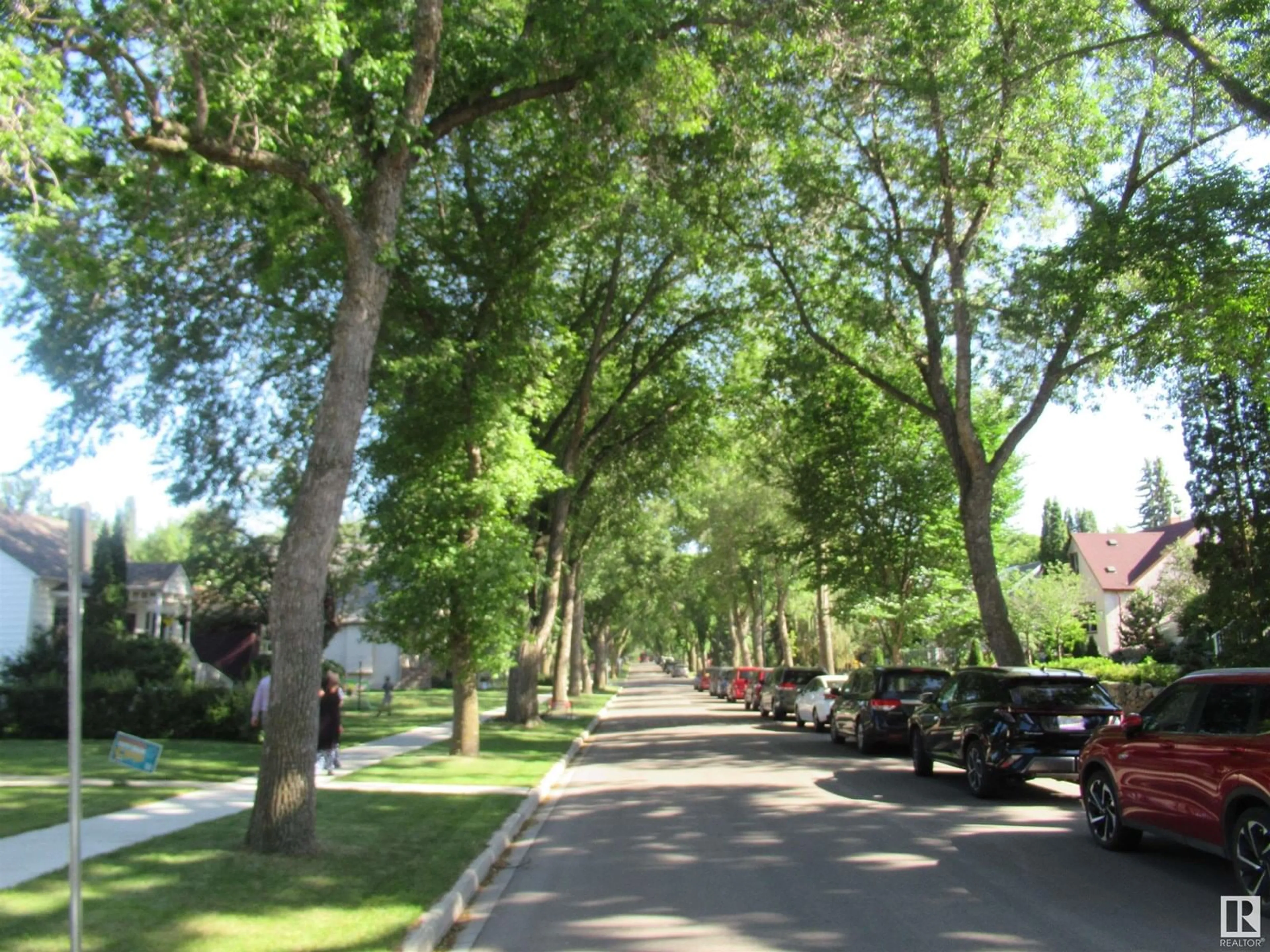Blurry image for 11435 63 ST, Edmonton Alberta T5W4G1