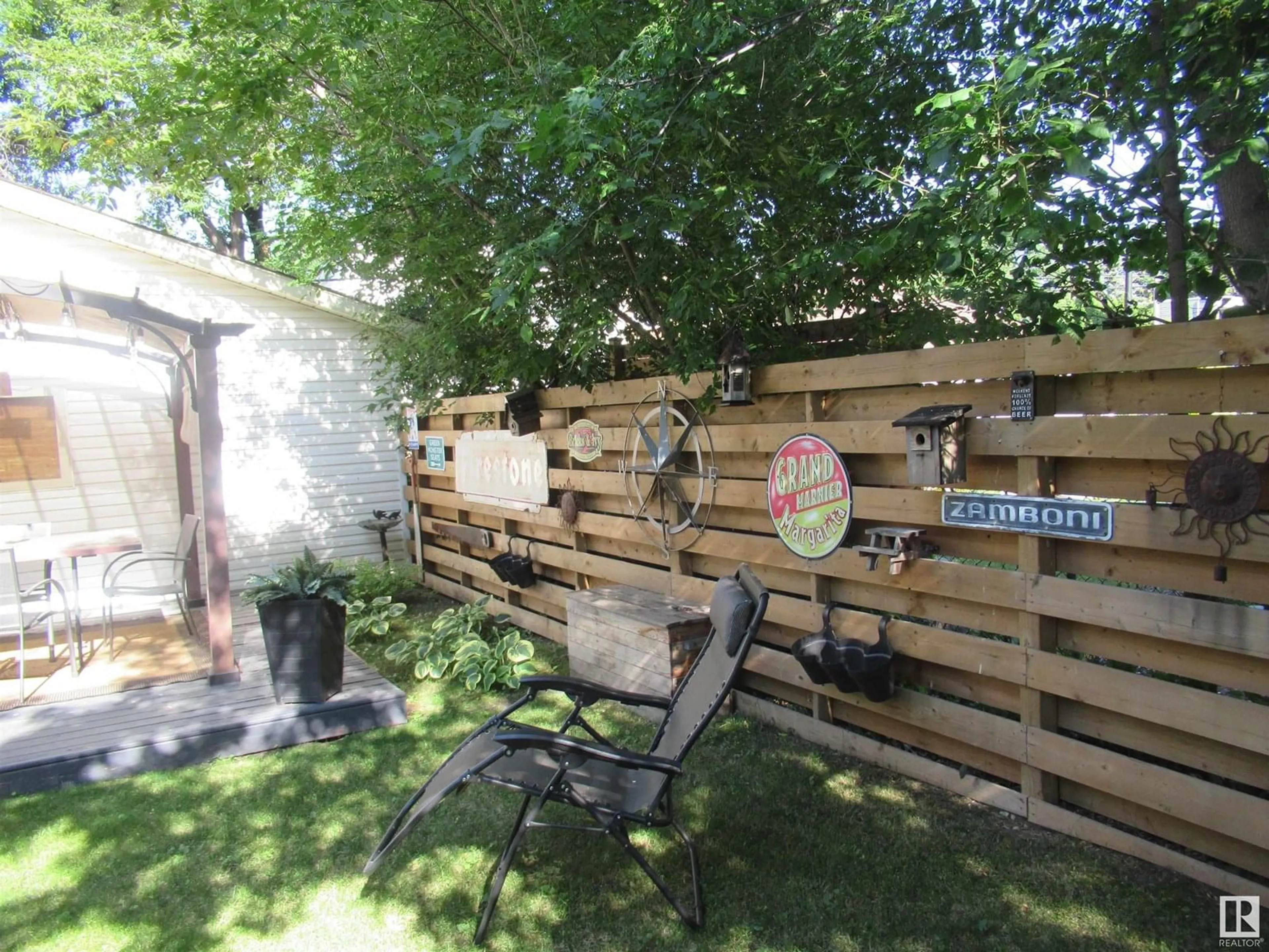Patio, street for 11435 63 ST, Edmonton Alberta T5W4G1