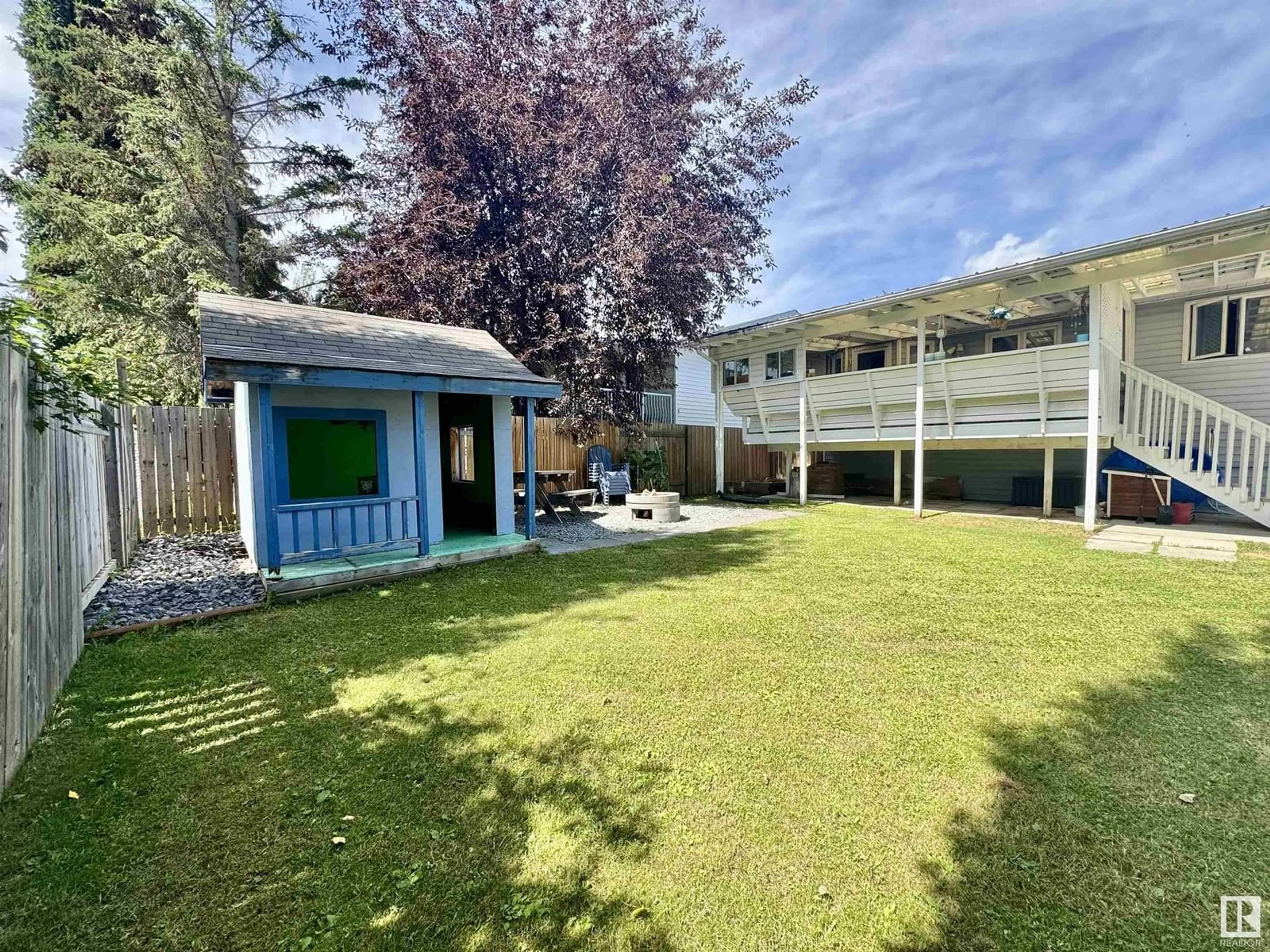 A pic from outside/outdoor area/front of a property/back of a property/a pic from drone, unknown for 3725 49 AV, Drayton Valley Alberta T7A1E3