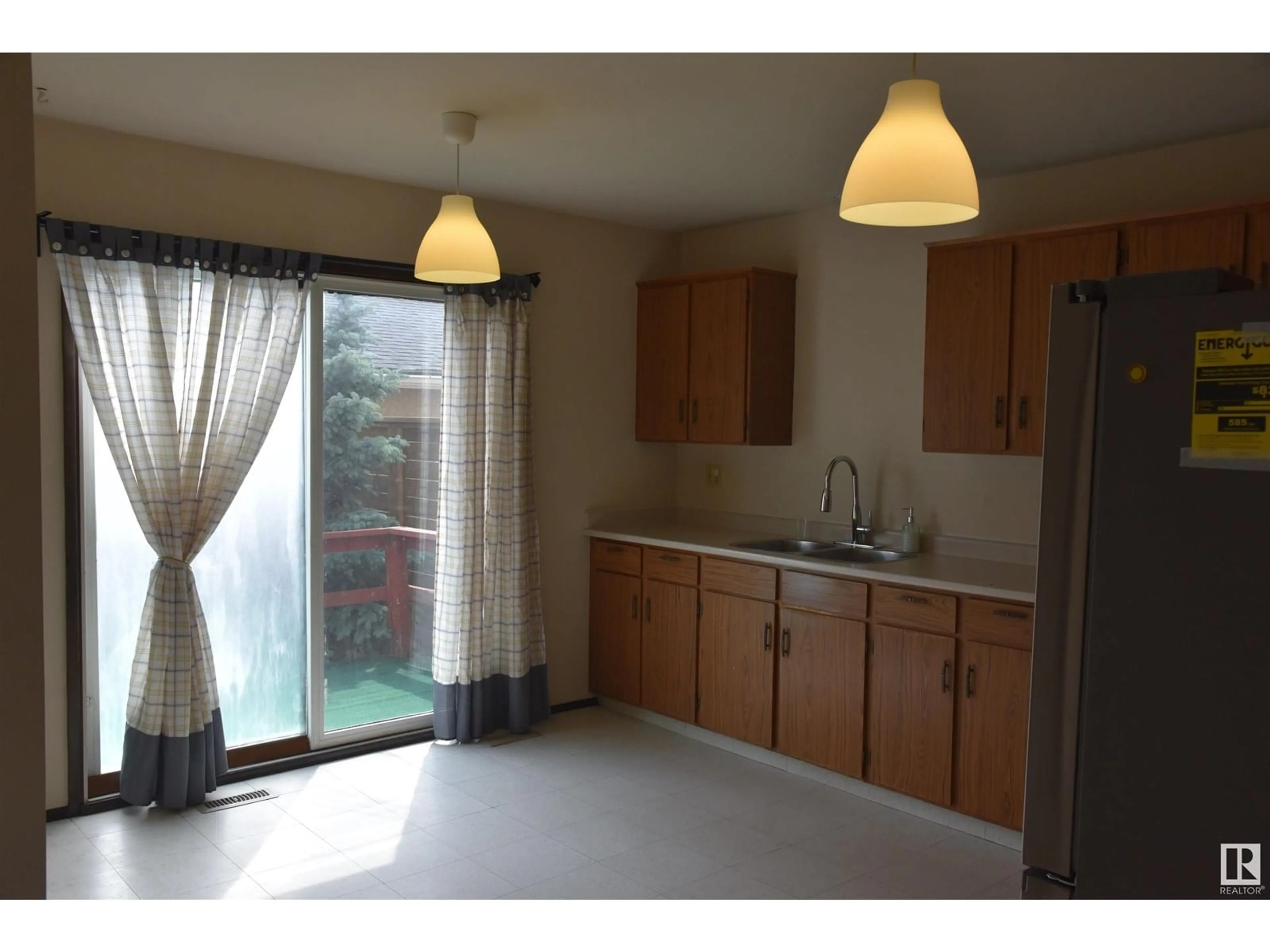 Unknown for 7015 101 AV, Edmonton Alberta T6A0H6