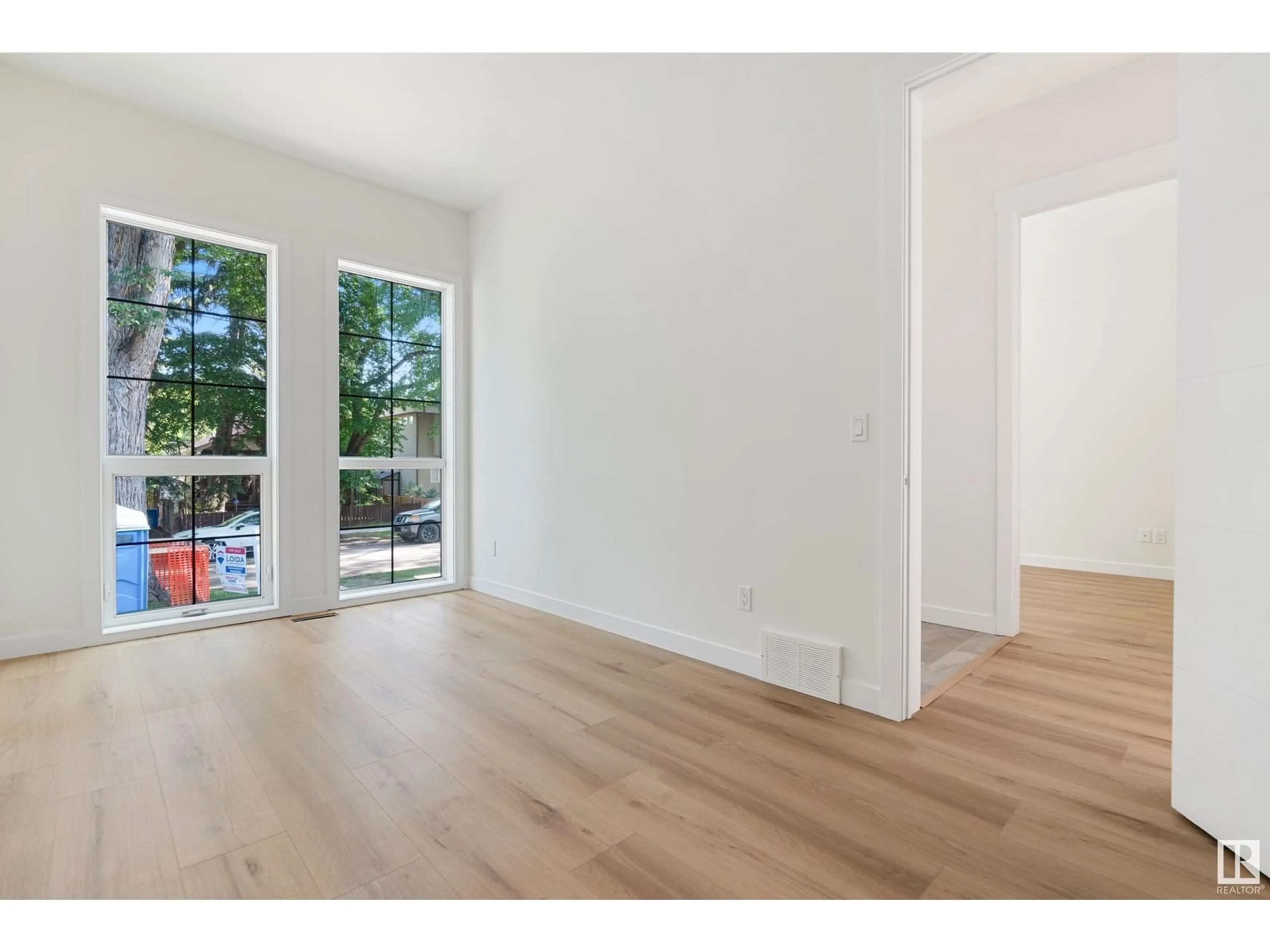 A pic of a room for NW - 9807 90 AV, Edmonton Alberta T6E2T2