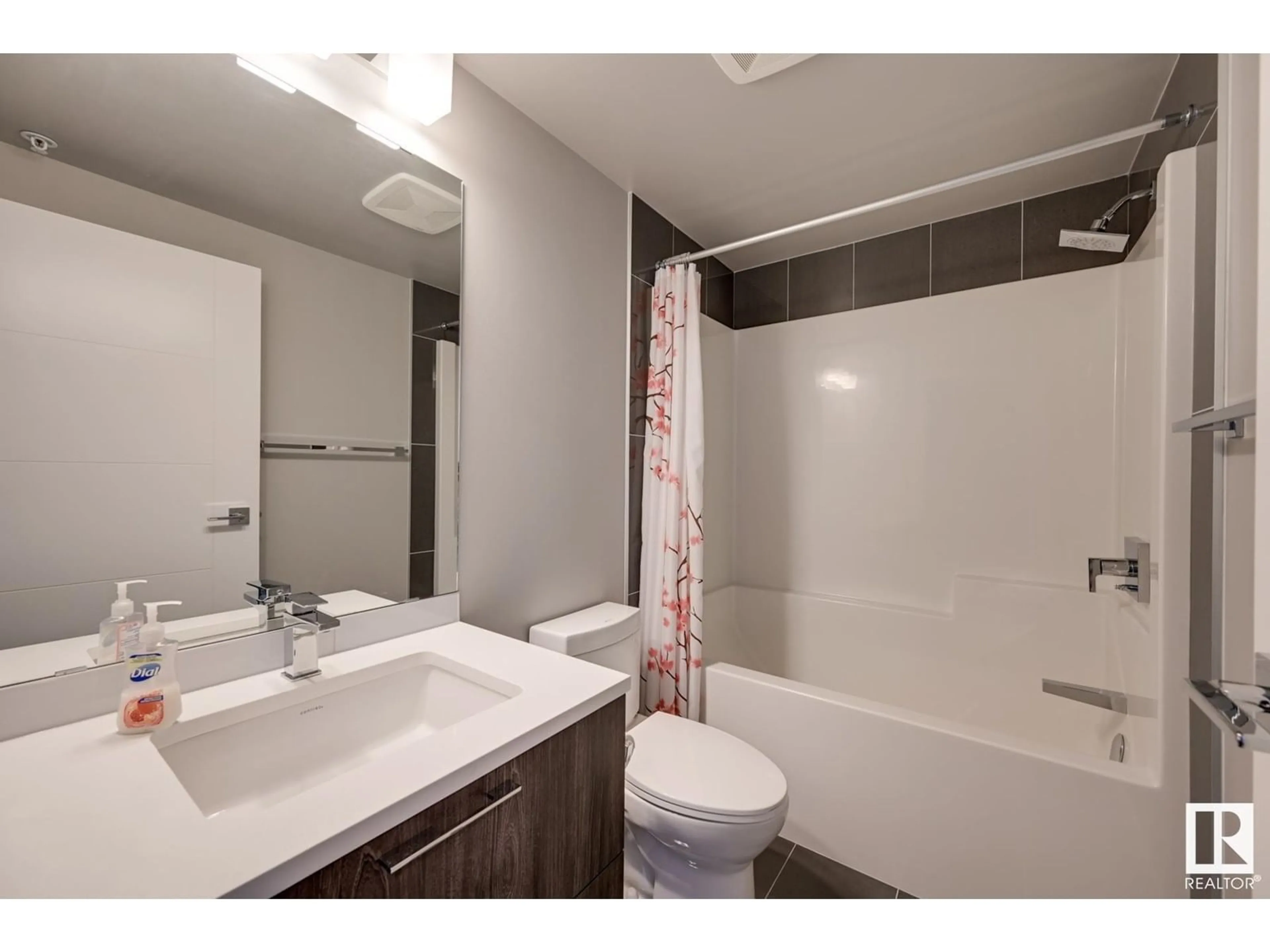 Standard bathroom, ceramic/tile floor for 1301 10180 103 ST NW, Edmonton Alberta T5J0L1