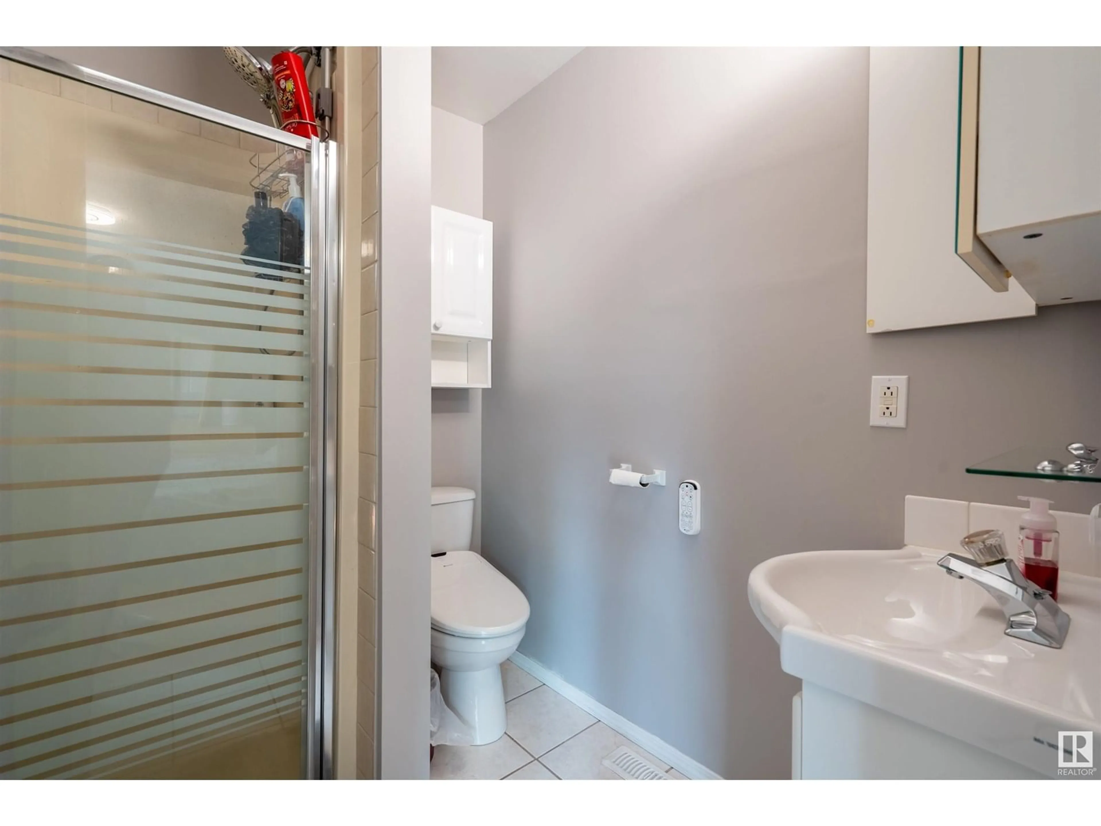 Standard bathroom, ceramic/tile floor for 1407 7 AV, Cold Lake Alberta T9M1B4