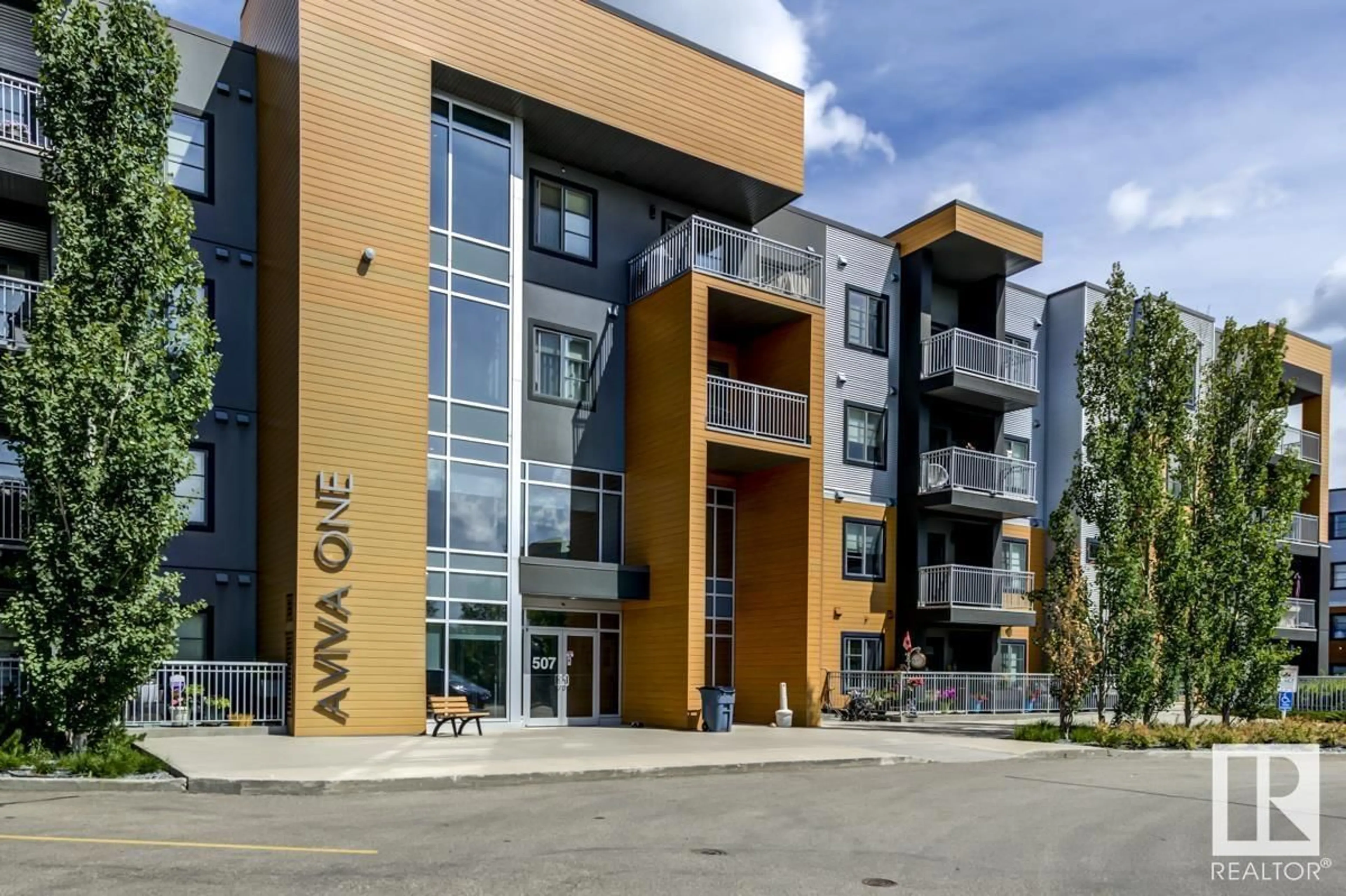 Indoor foyer for #204 - 507 ALBANY WY, Edmonton Alberta T6V0L9