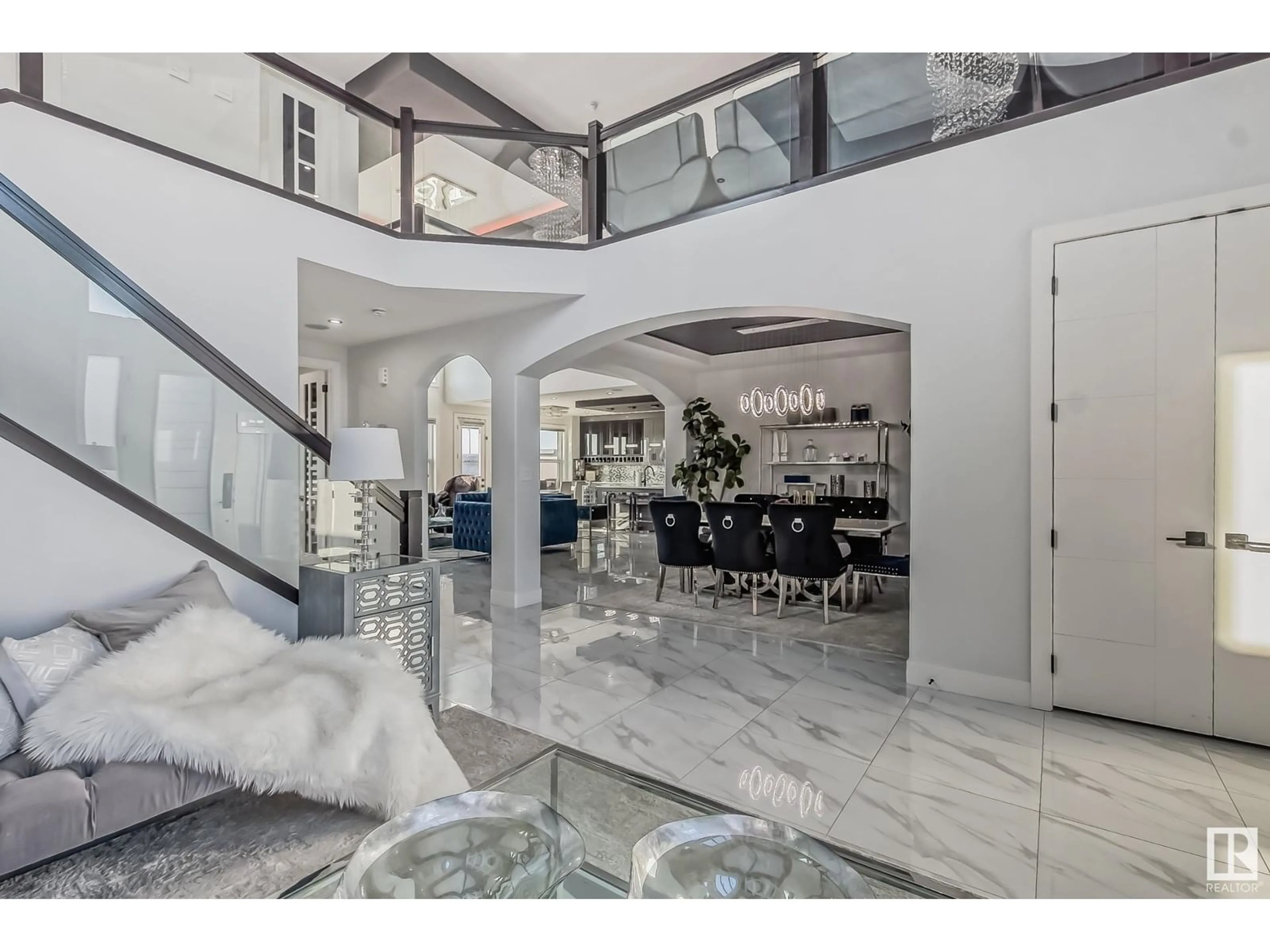 Indoor foyer for NW - 1448 25 ST, Edmonton Alberta T6T2K7