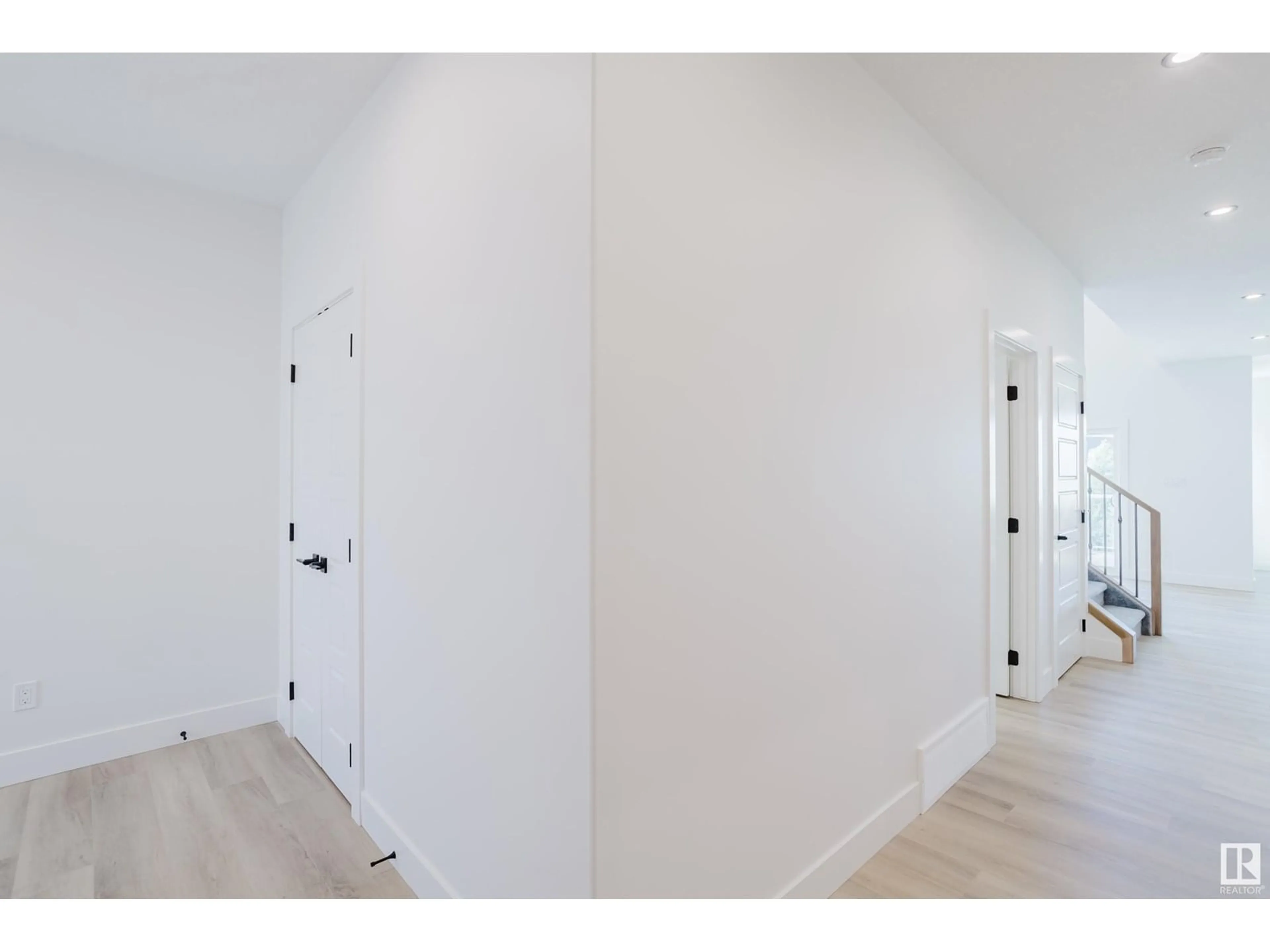 Indoor entryway for 67 MEADOWGROVE LN, Spruce Grove Alberta T7X0W2