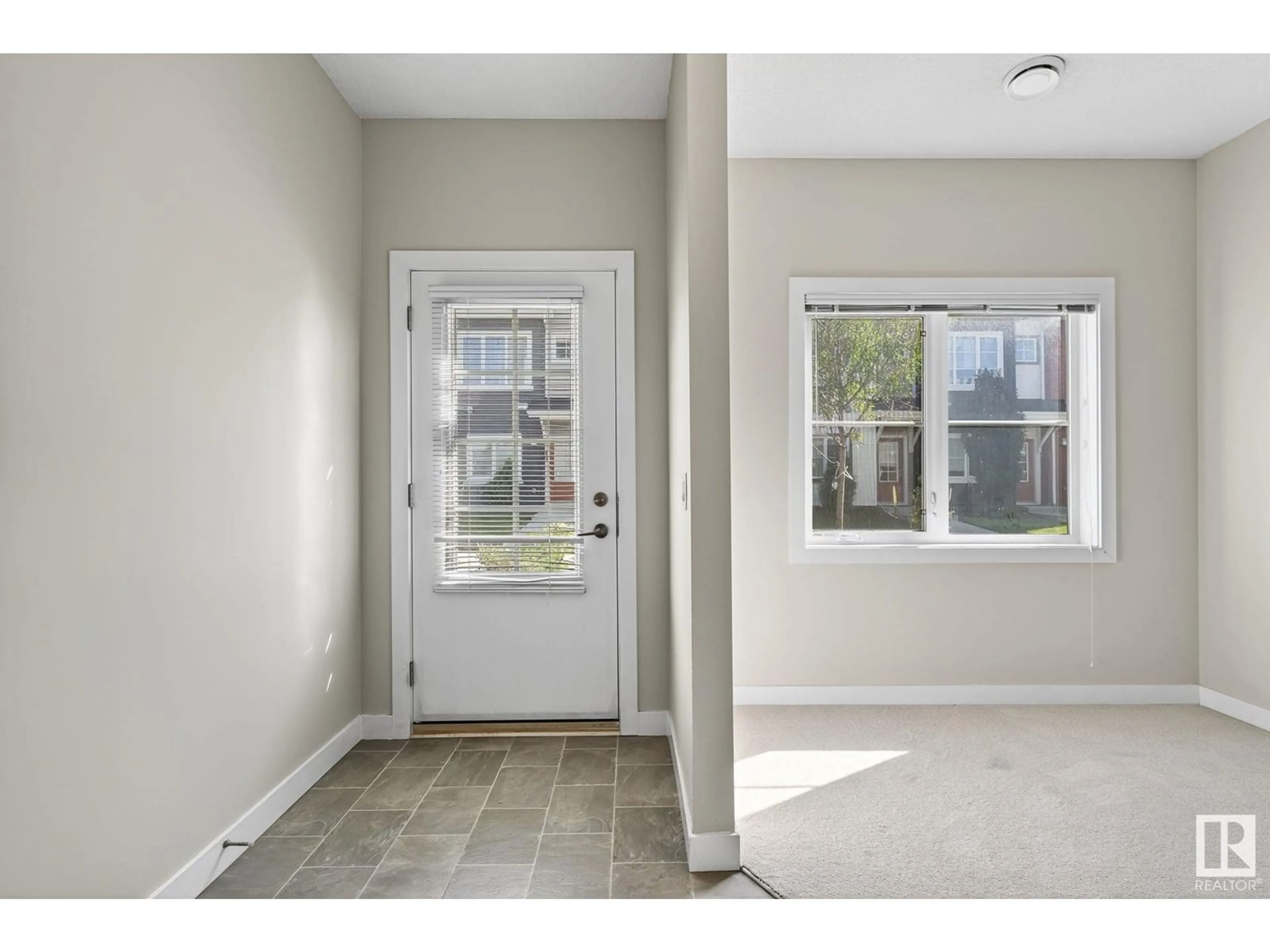 Indoor entryway for #15 - 1636 KERR RD, Edmonton Alberta T5E6W3