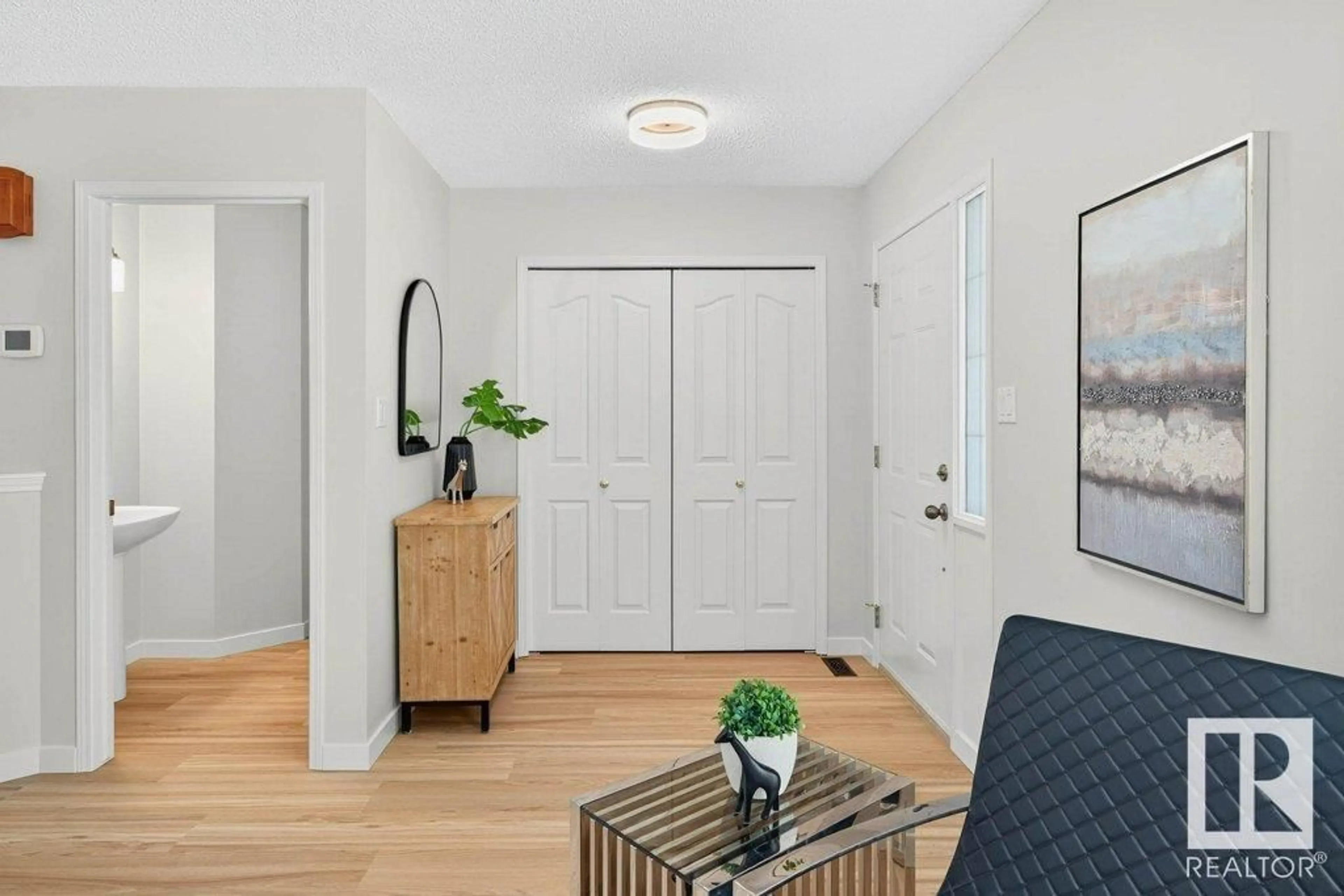Indoor entryway for 1818 TOMLINSON CR, Edmonton Alberta T6R2T4