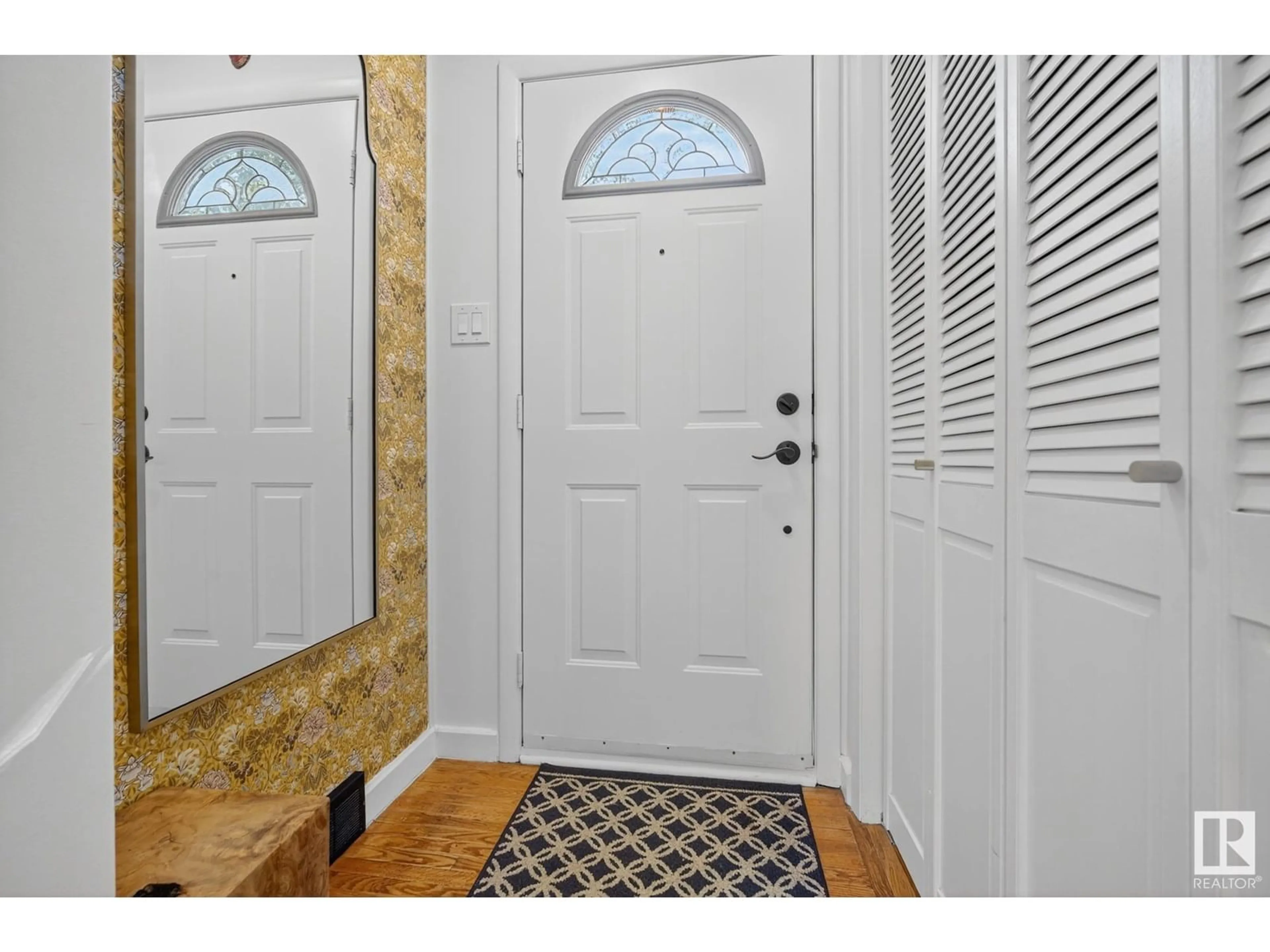 Indoor entryway for NW - 10940 130 ST, Edmonton Alberta T5M0Z3