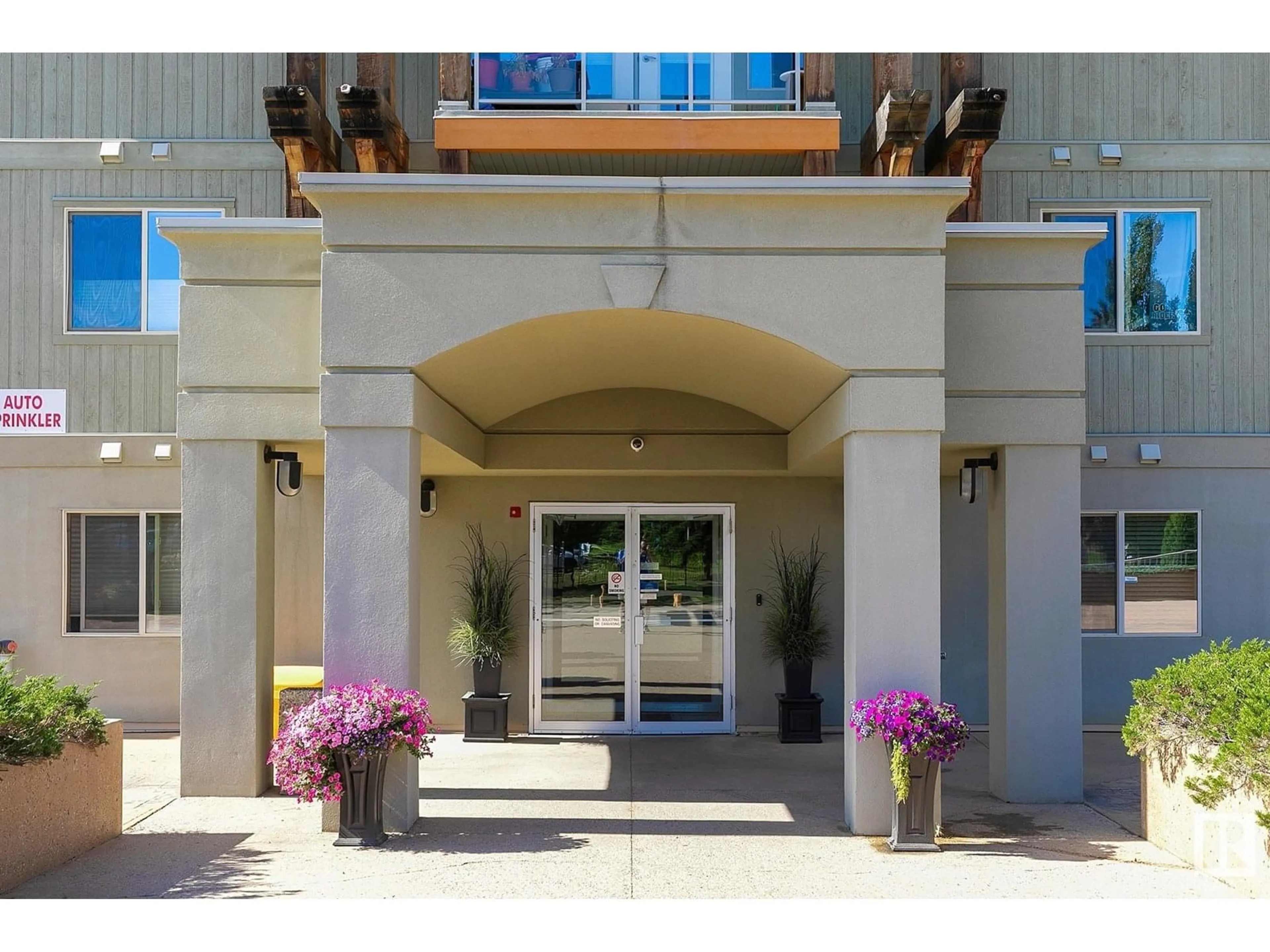 Indoor foyer for 278 - 313 SUDER GREENS DR, Edmonton Alberta T5T6V6