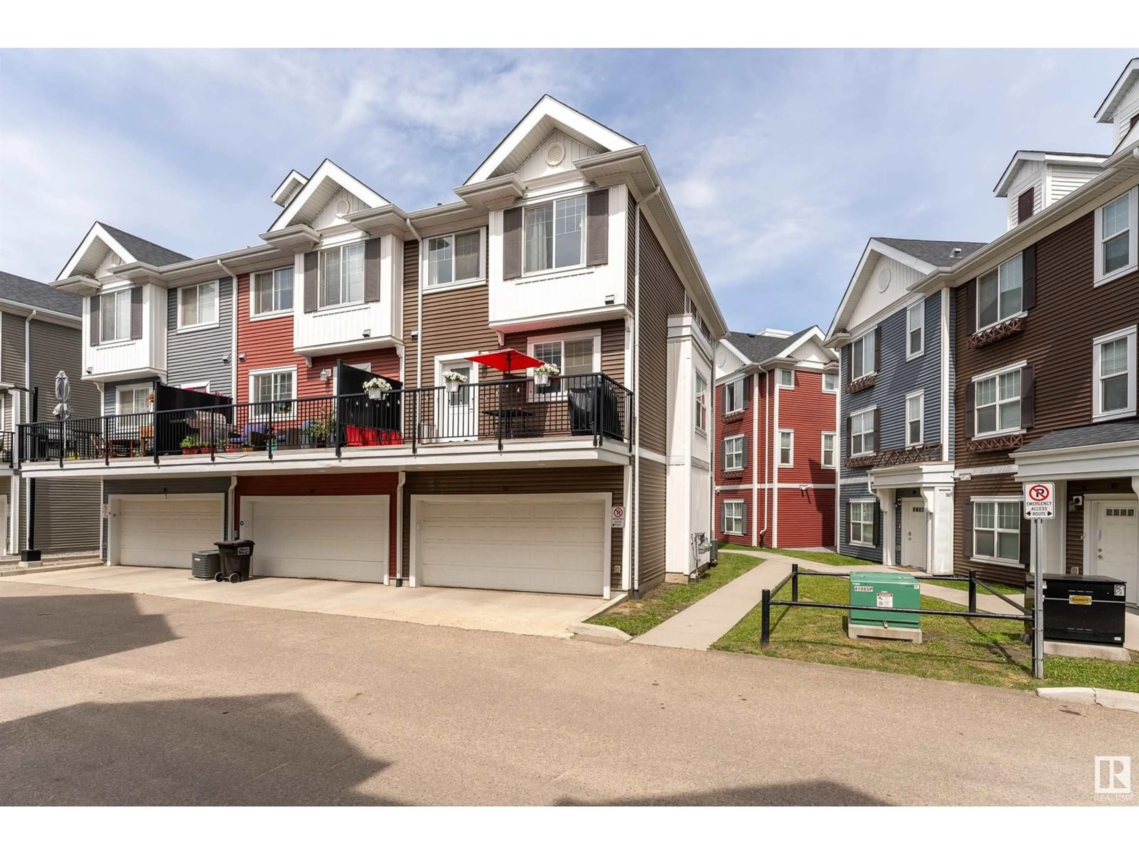 A pic from outside/outdoor area/front of a property/back of a property/a pic from drone, street for 95 - 2803 JAMES MOWATT TR, Edmonton Alberta T6W2P5