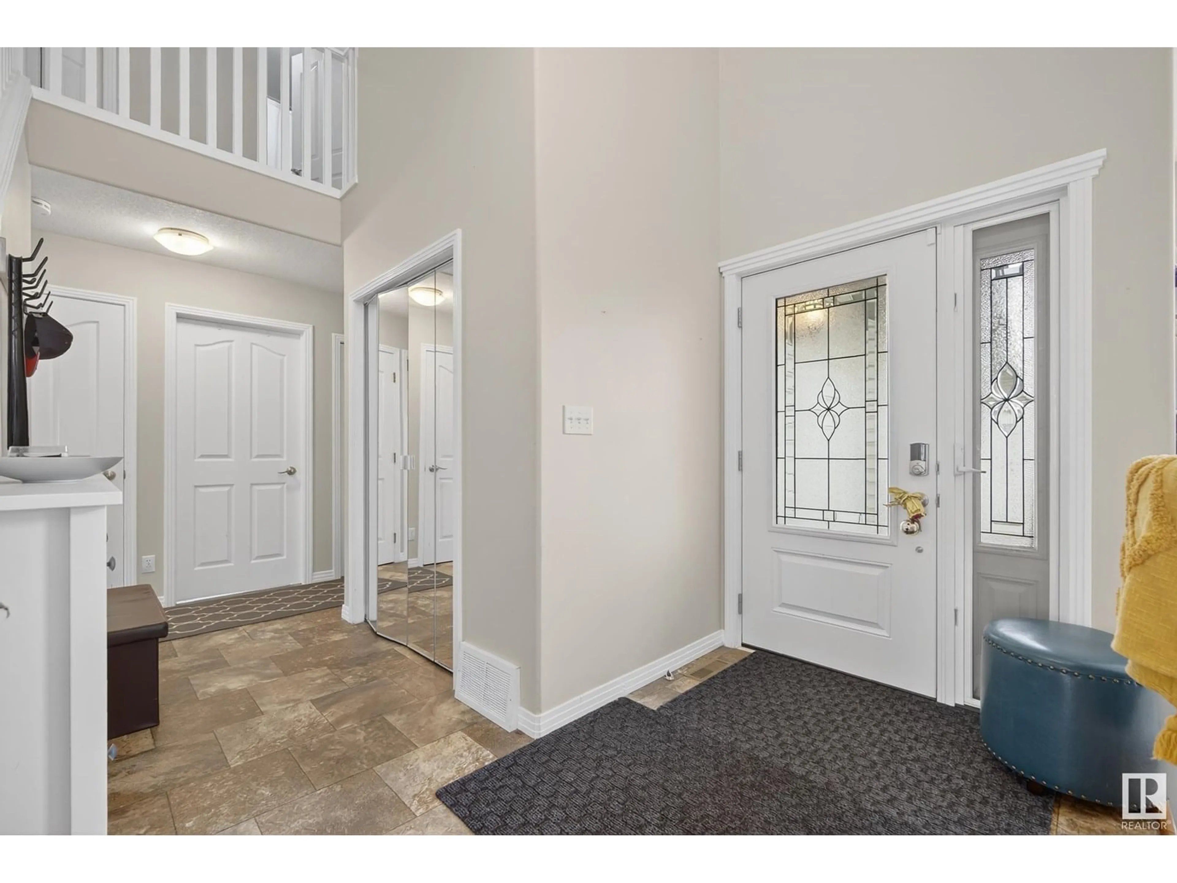 Indoor entryway for 394 HOLLICK-KENYON RD, Edmonton Alberta T5Y2T7