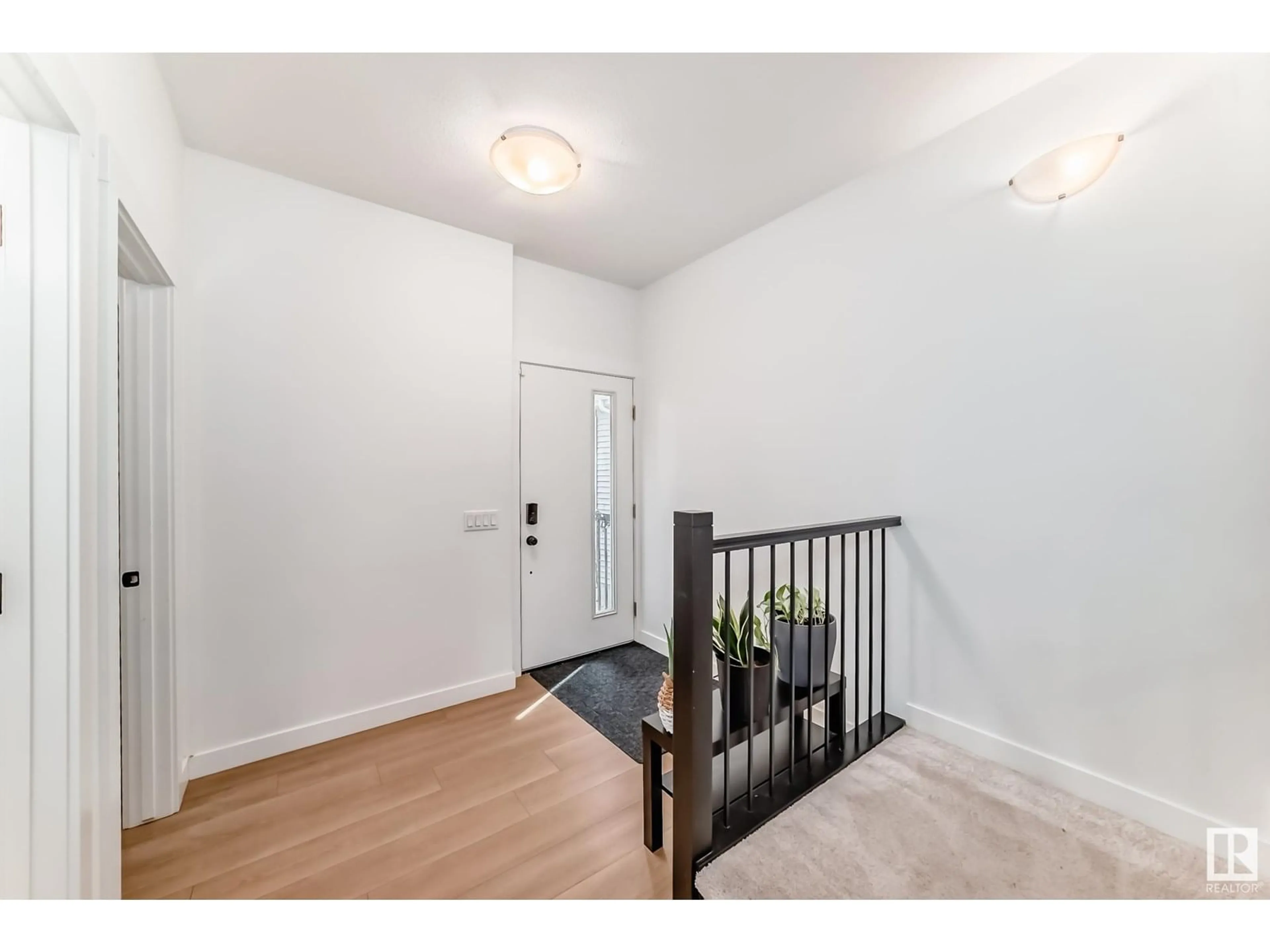 Indoor entryway for SW - 1908 160 ST, Edmonton Alberta T6W4X6