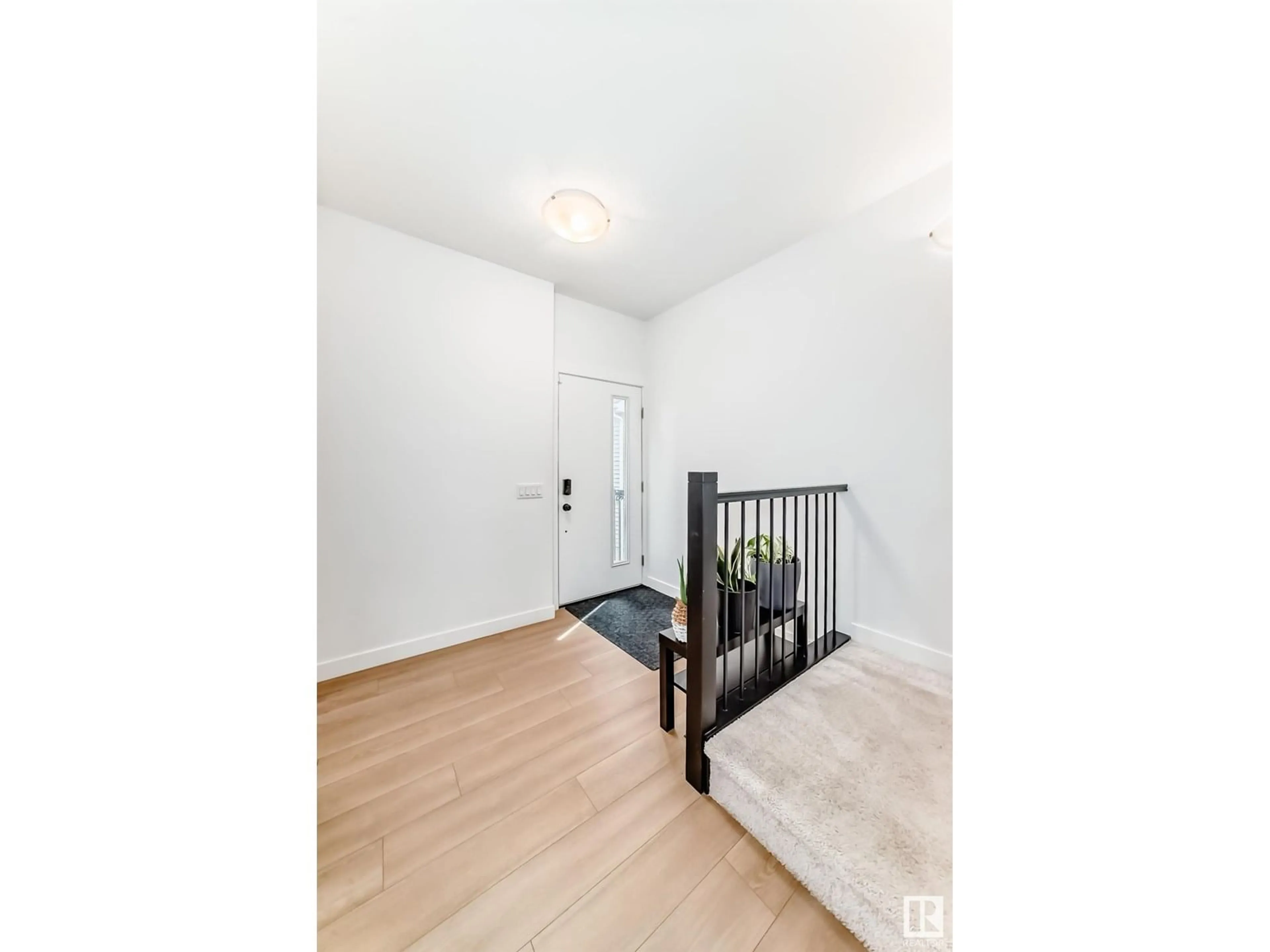 Indoor entryway for SW - 1908 160 ST, Edmonton Alberta T6W4X6