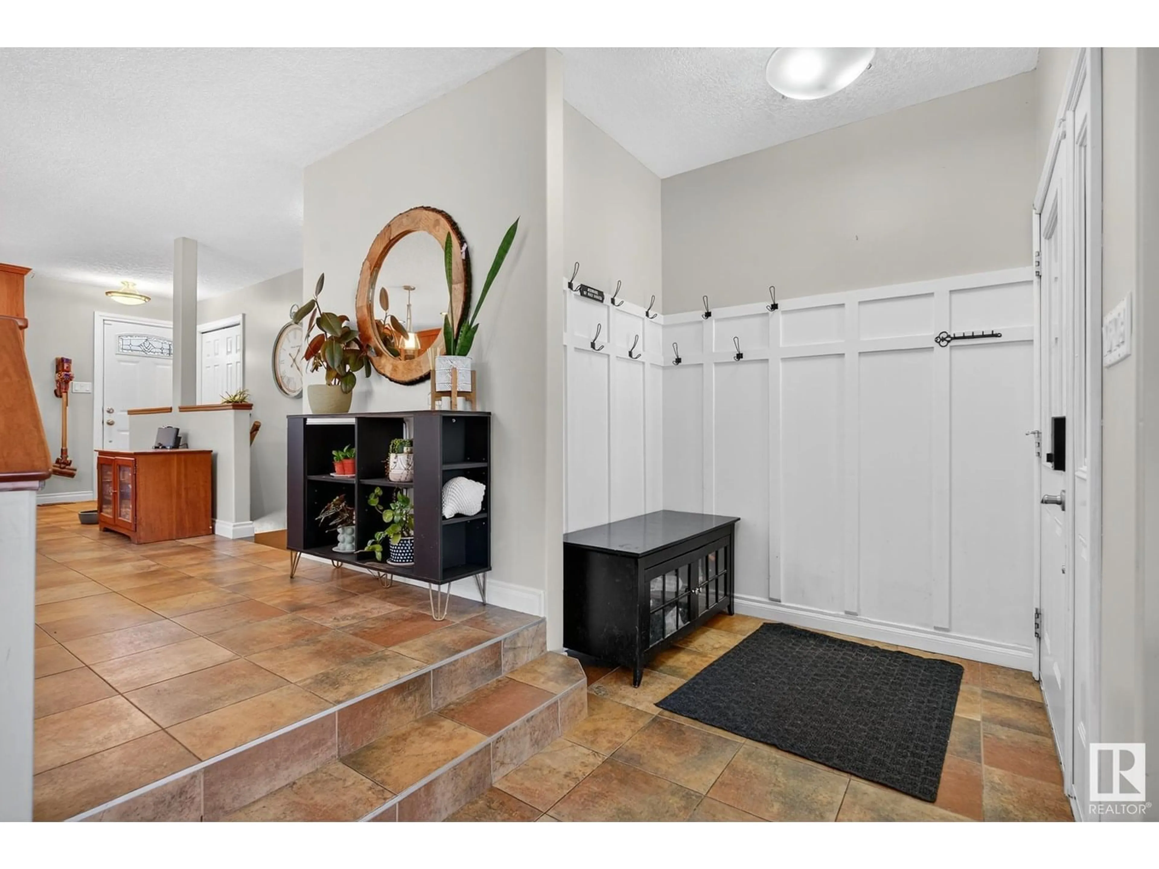 Indoor entryway for 2432 106 ST, Edmonton Alberta T6J4K5