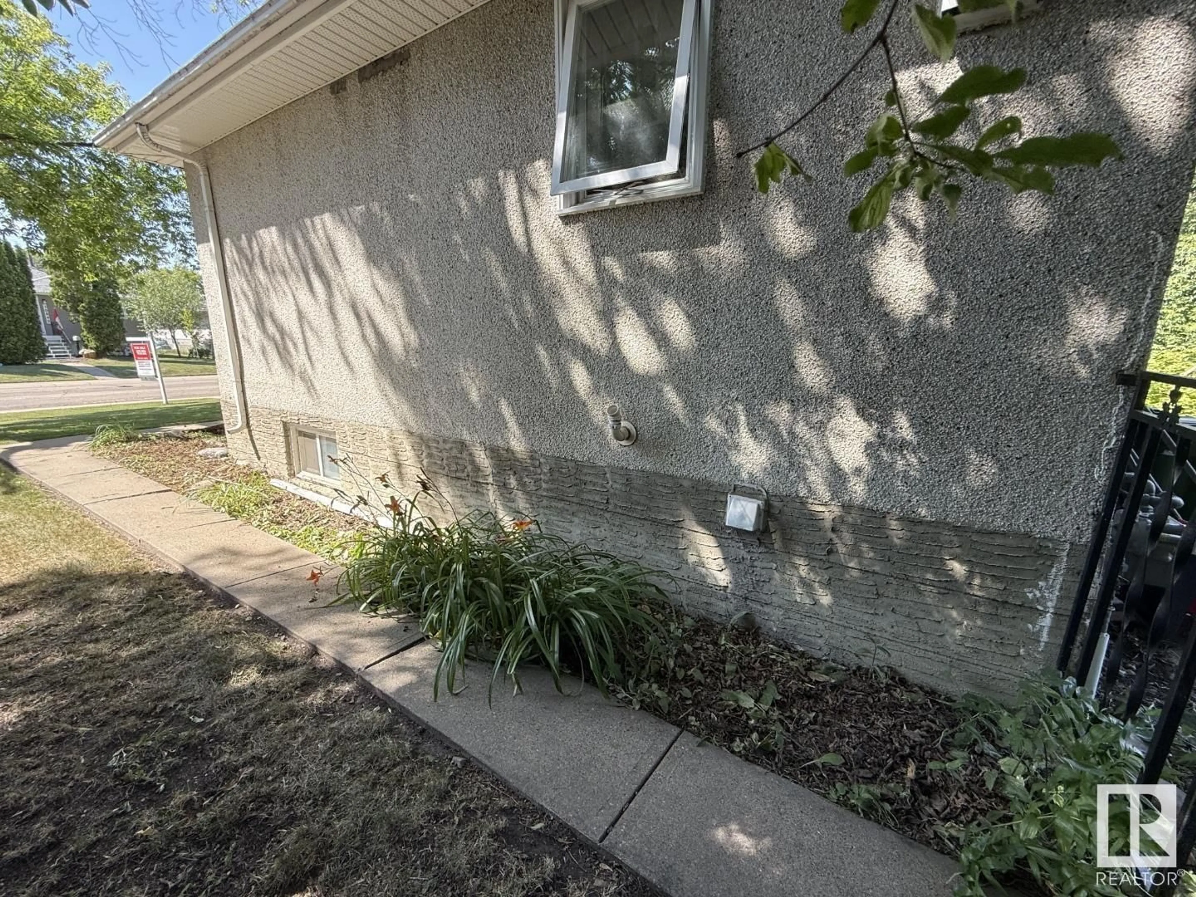 Patio, street for 10841 154 ST, Edmonton Alberta T5P2J6