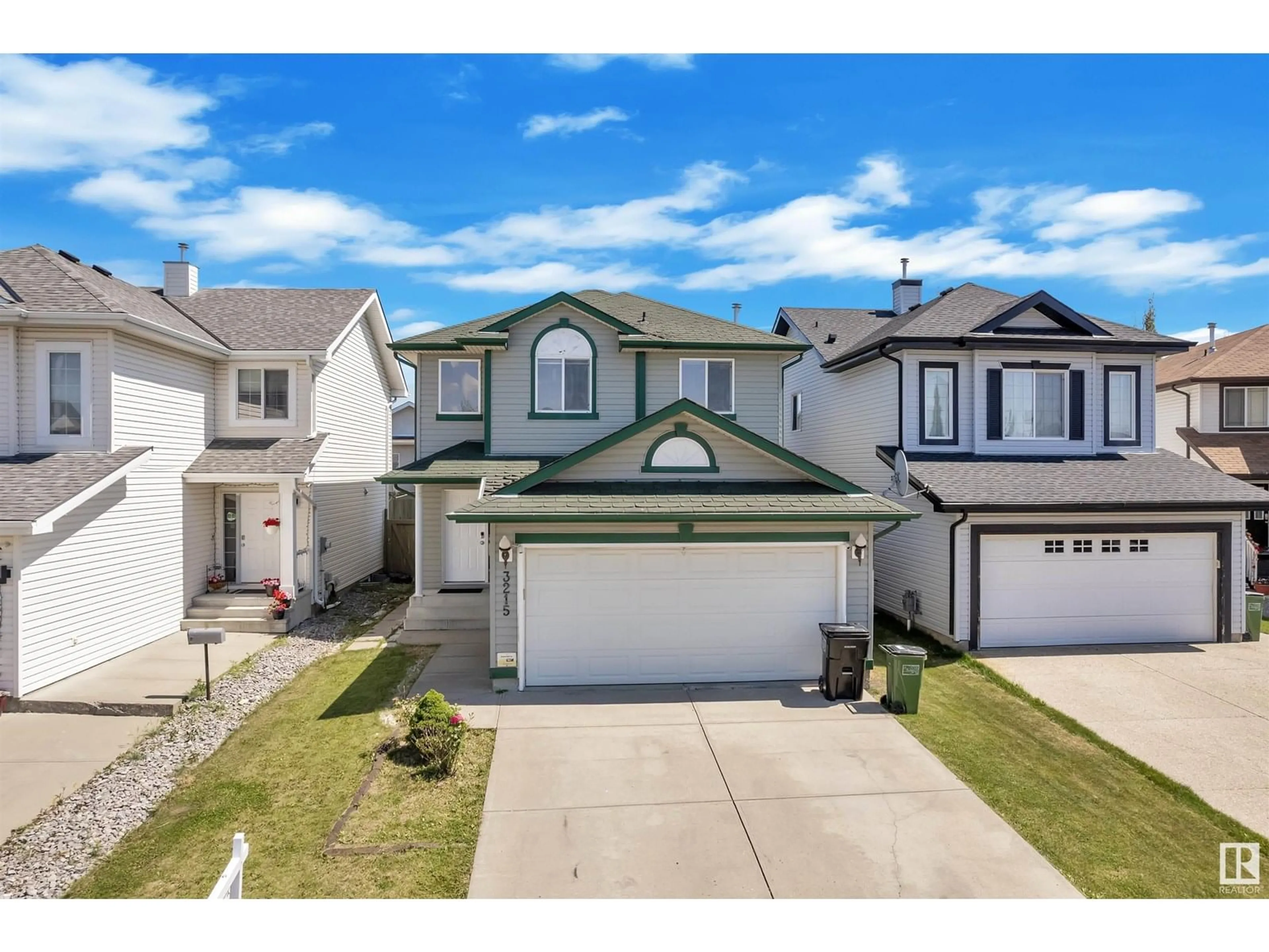 A pic from outside/outdoor area/front of a property/back of a property/a pic from drone, street for 3215 21 ST, Edmonton Alberta T6T0A9