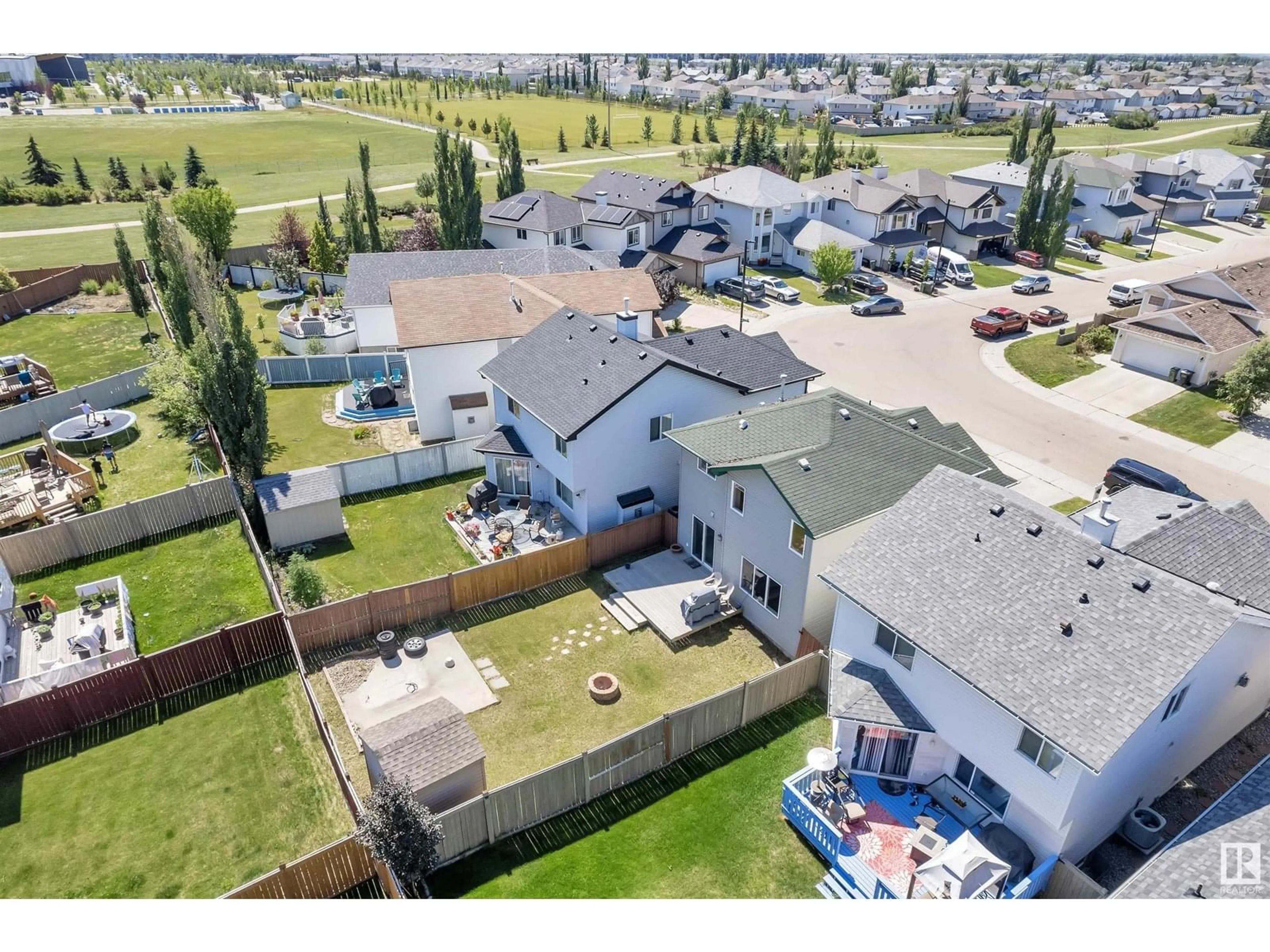 A pic from outside/outdoor area/front of a property/back of a property/a pic from drone, mountain view for 3215 21 ST, Edmonton Alberta T6T0A9