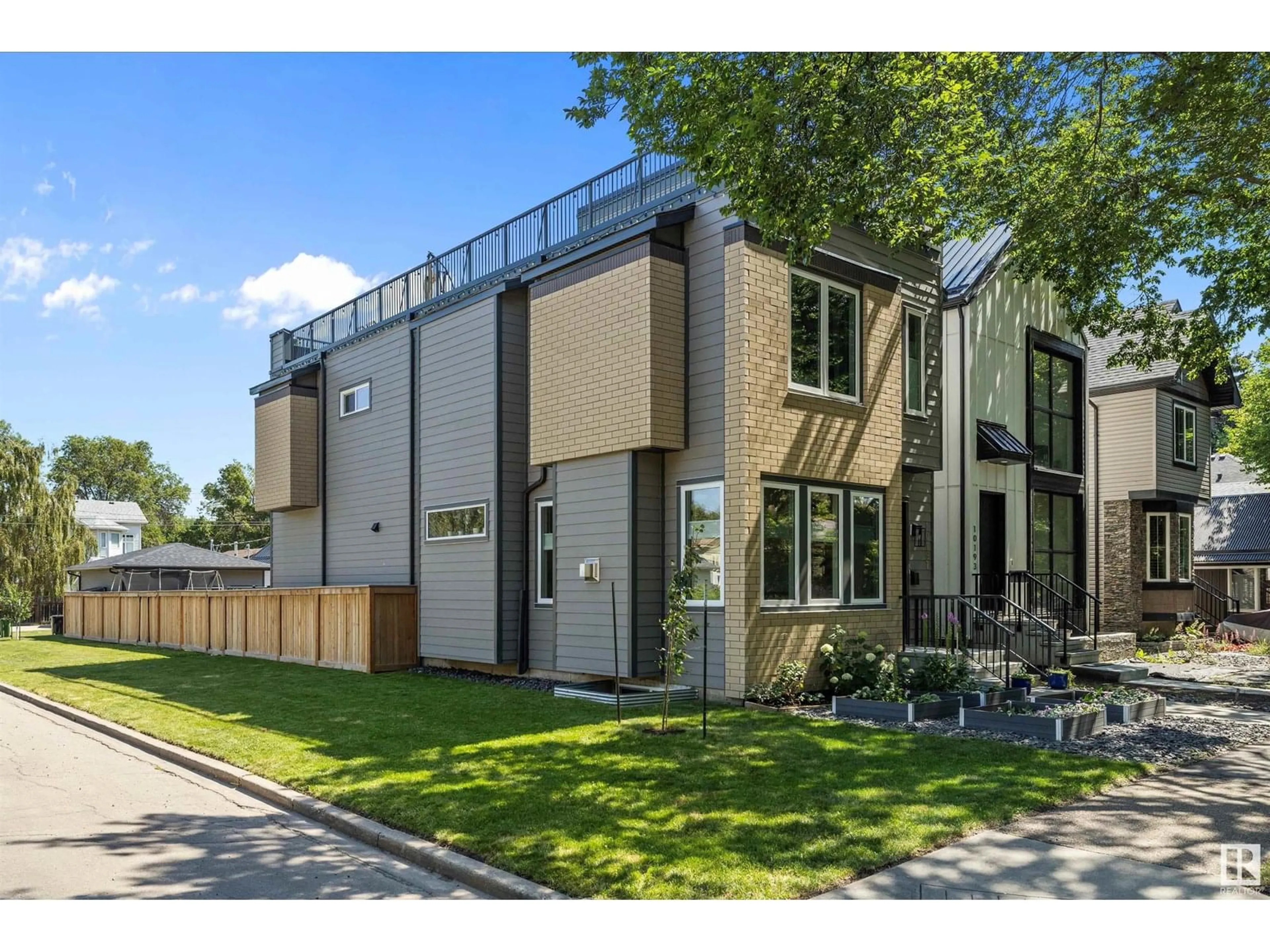 Home with brick exterior material, street for 10197 92 ST, Edmonton Alberta T5H1T1