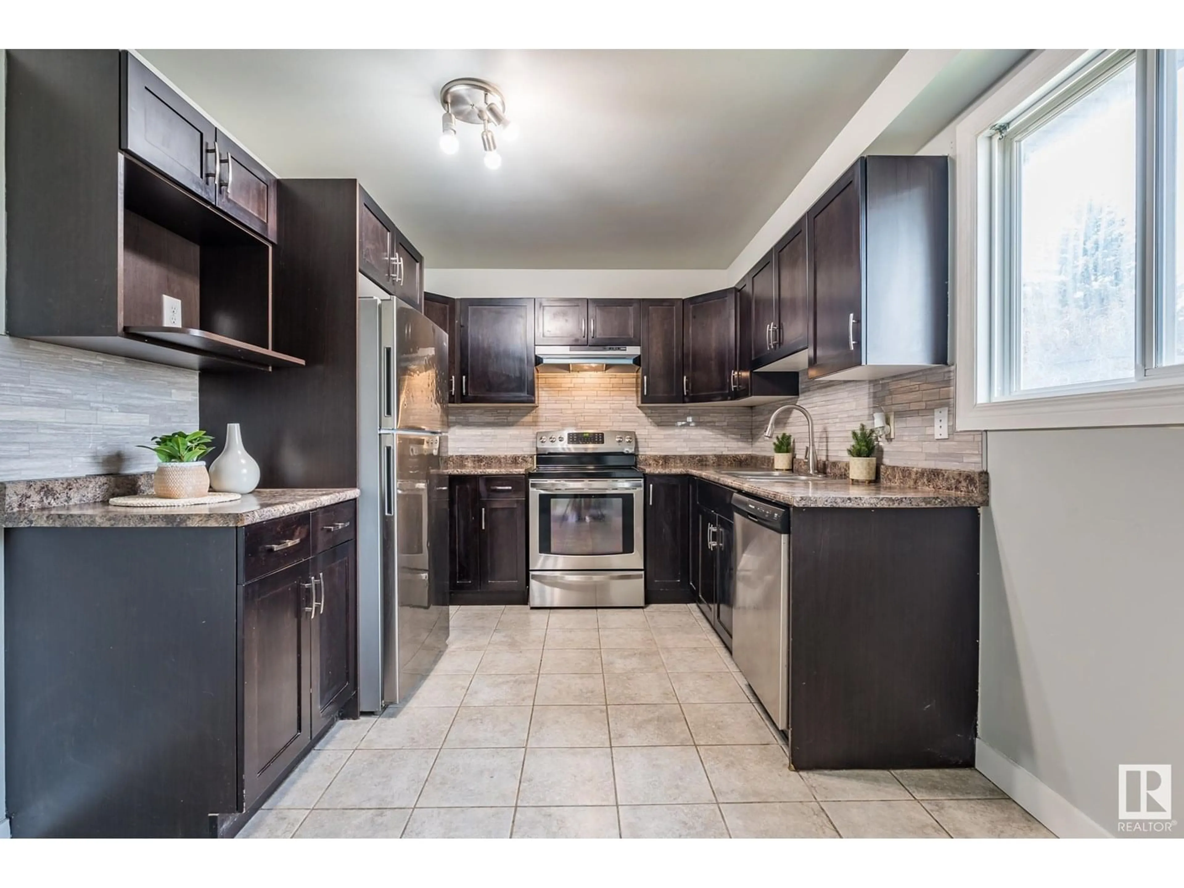 Unknown for 1691 LAKEWOOD RD, Edmonton Alberta T6K3B9