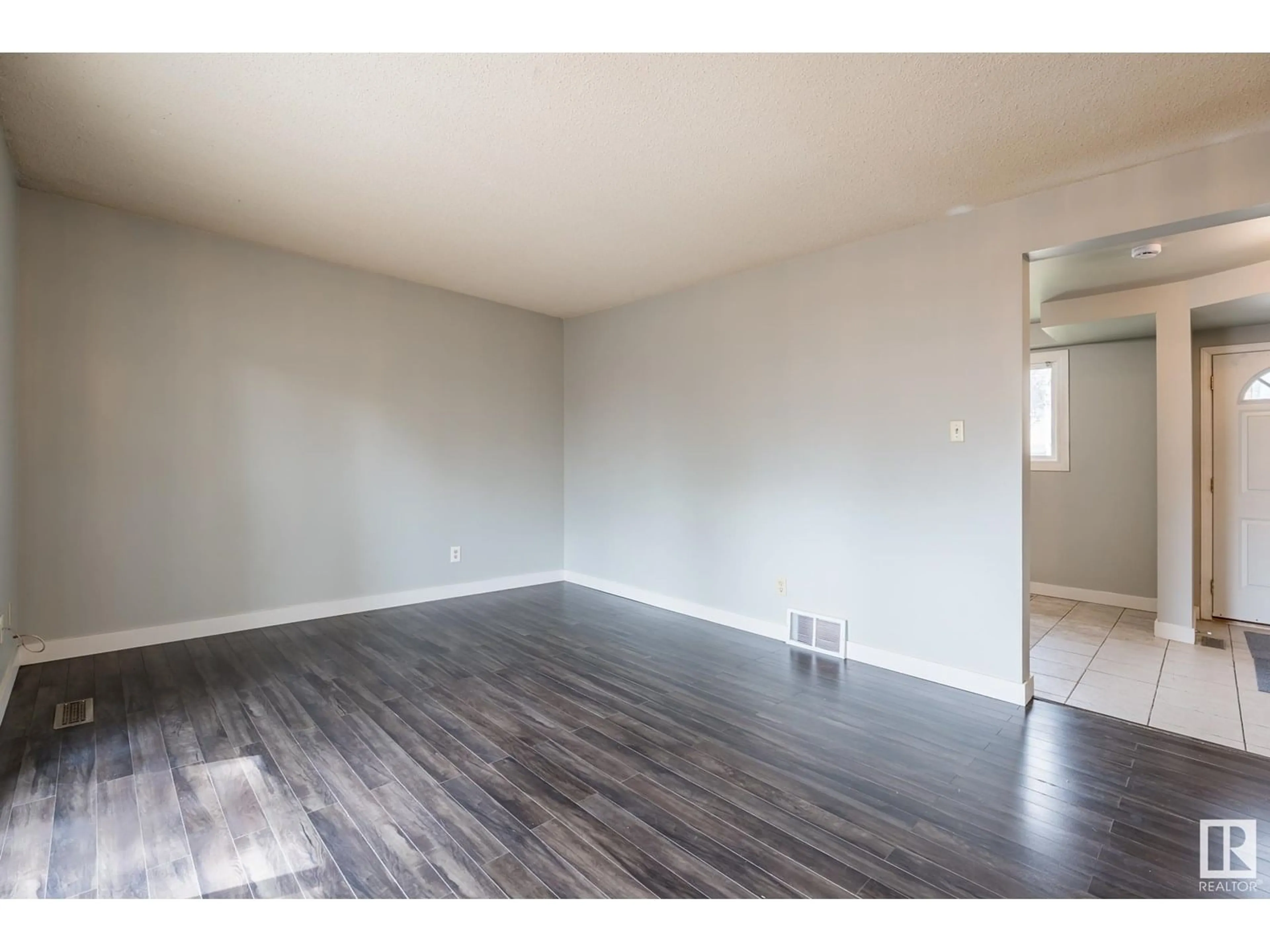 A pic of a room for 1691 LAKEWOOD RD, Edmonton Alberta T6K3B9